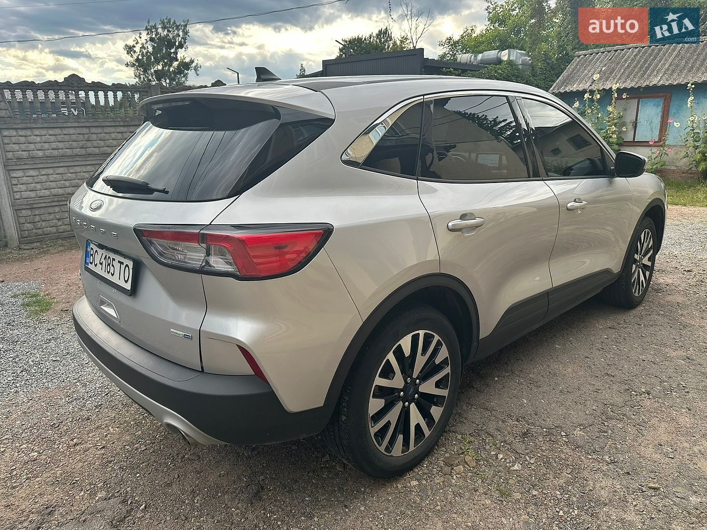 Ford Escape 2020 VIN 1FMCU9G69LUB85643 фото оголошення 5 з 18