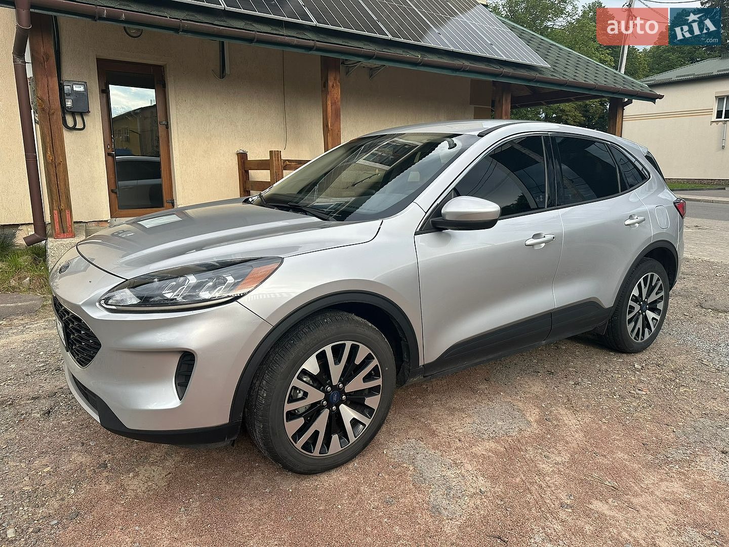 Ford Escape 2020 VIN 1FMCU9G69LUB85643 фото оголошення 4 з 18