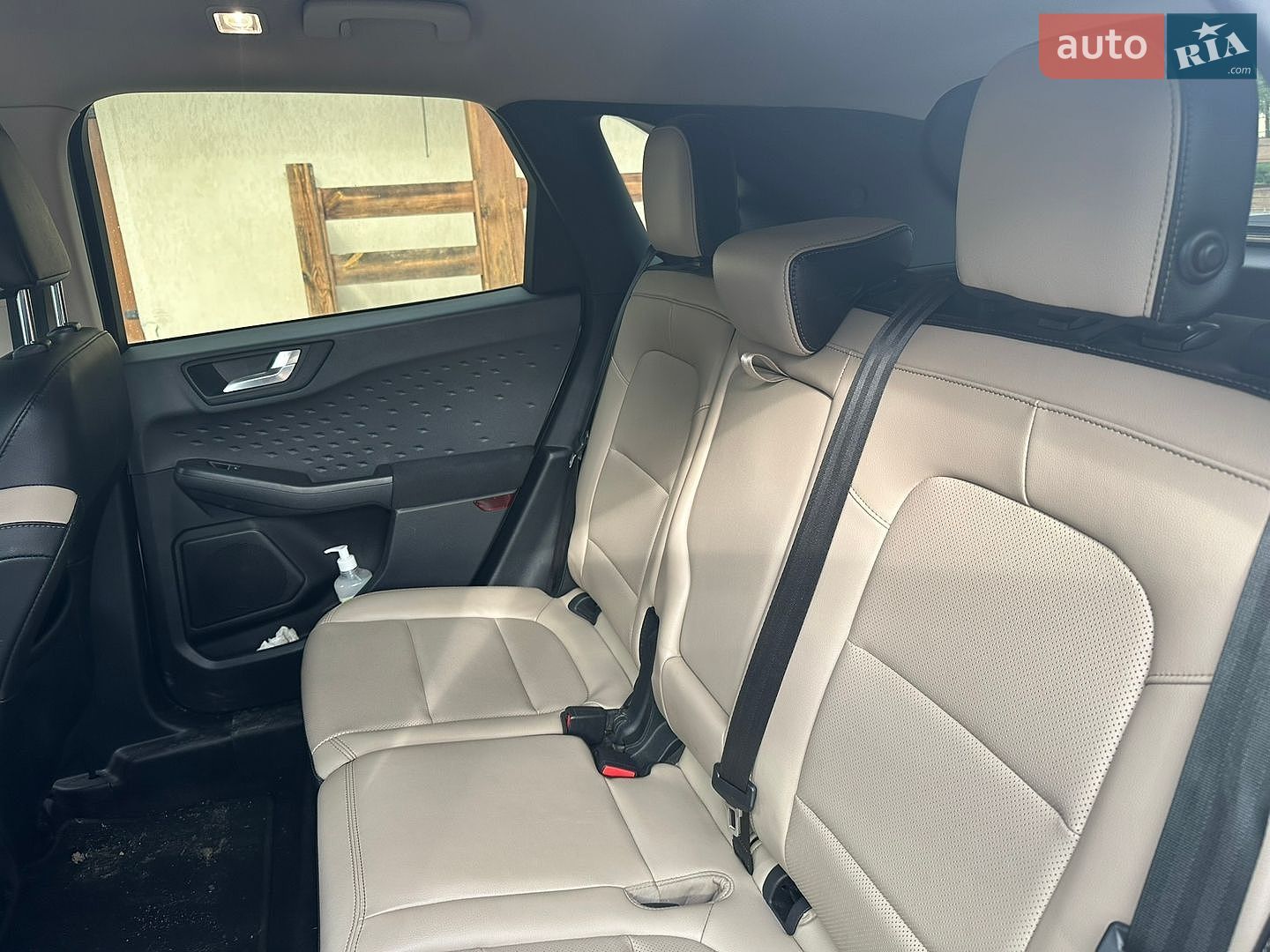 Ford Escape 2020 VIN 1FMCU9G69LUB85643 фото оголошення 10 з 18