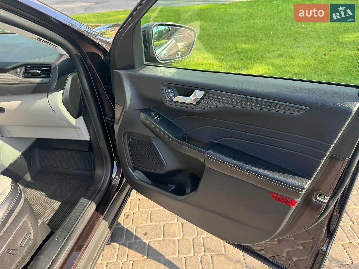 Ford Escape 2023 VIN 1FMCU9JZ0PUA14465 фото оголошення 28 з 61