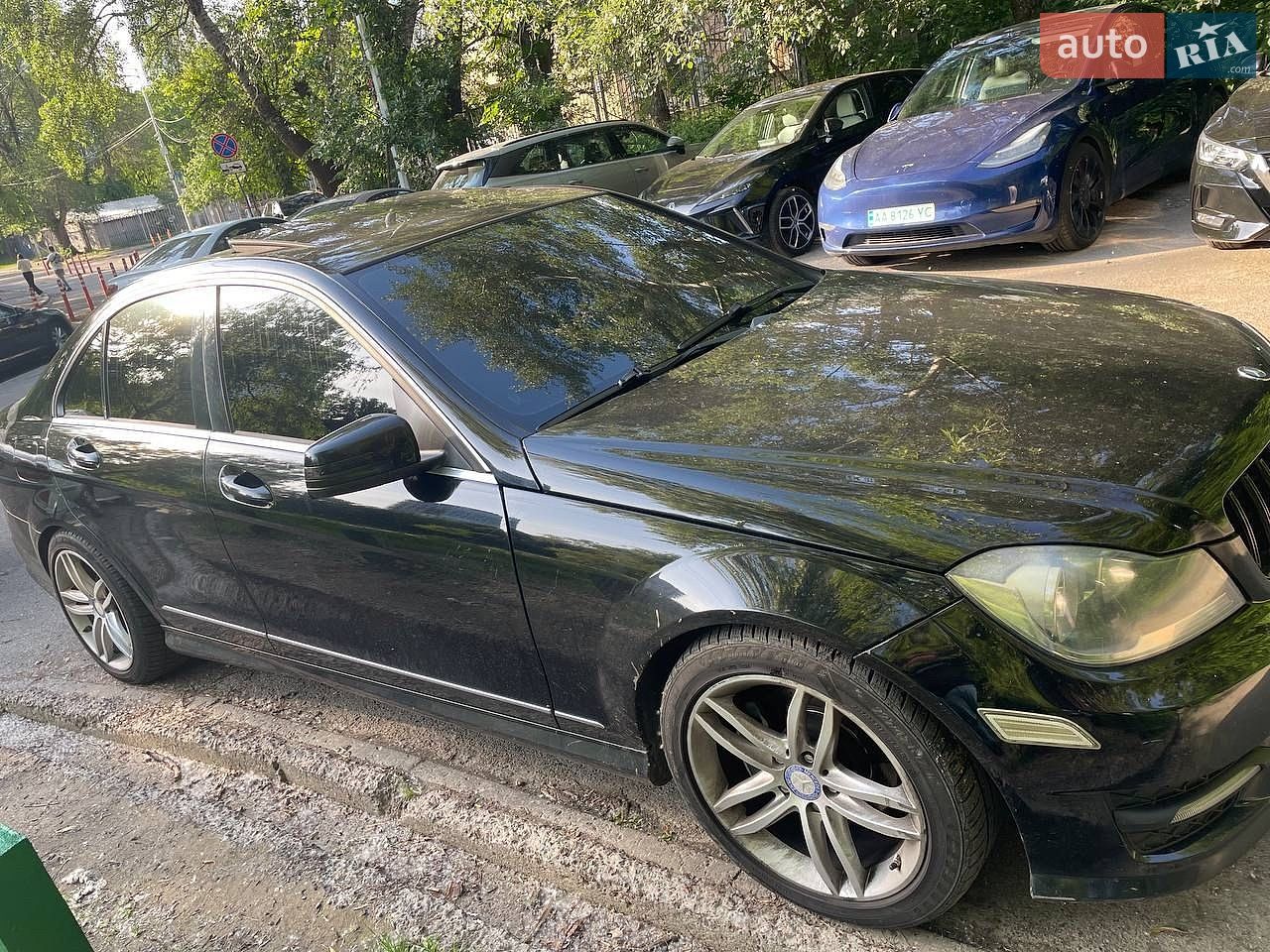 Mercedes-Benz C-Class 2012 VIN WDDGF4HB4DA762781 фото оголошення 3 з 8