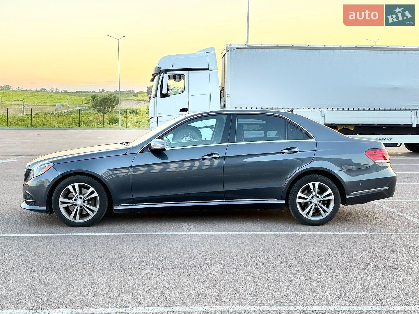 Mercedes-Benz E-Class 2013 VIN WDDHF9HB1EA928905 фото оголошення 5 з 49