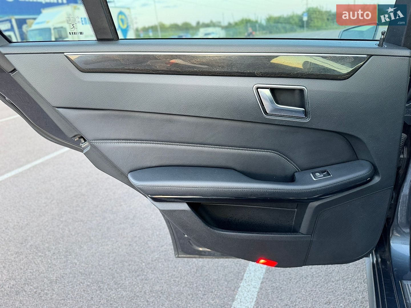 Mercedes-Benz E-Class 2013 VIN WDDHF9HB1EA928905 фото оголошення 32 з 49