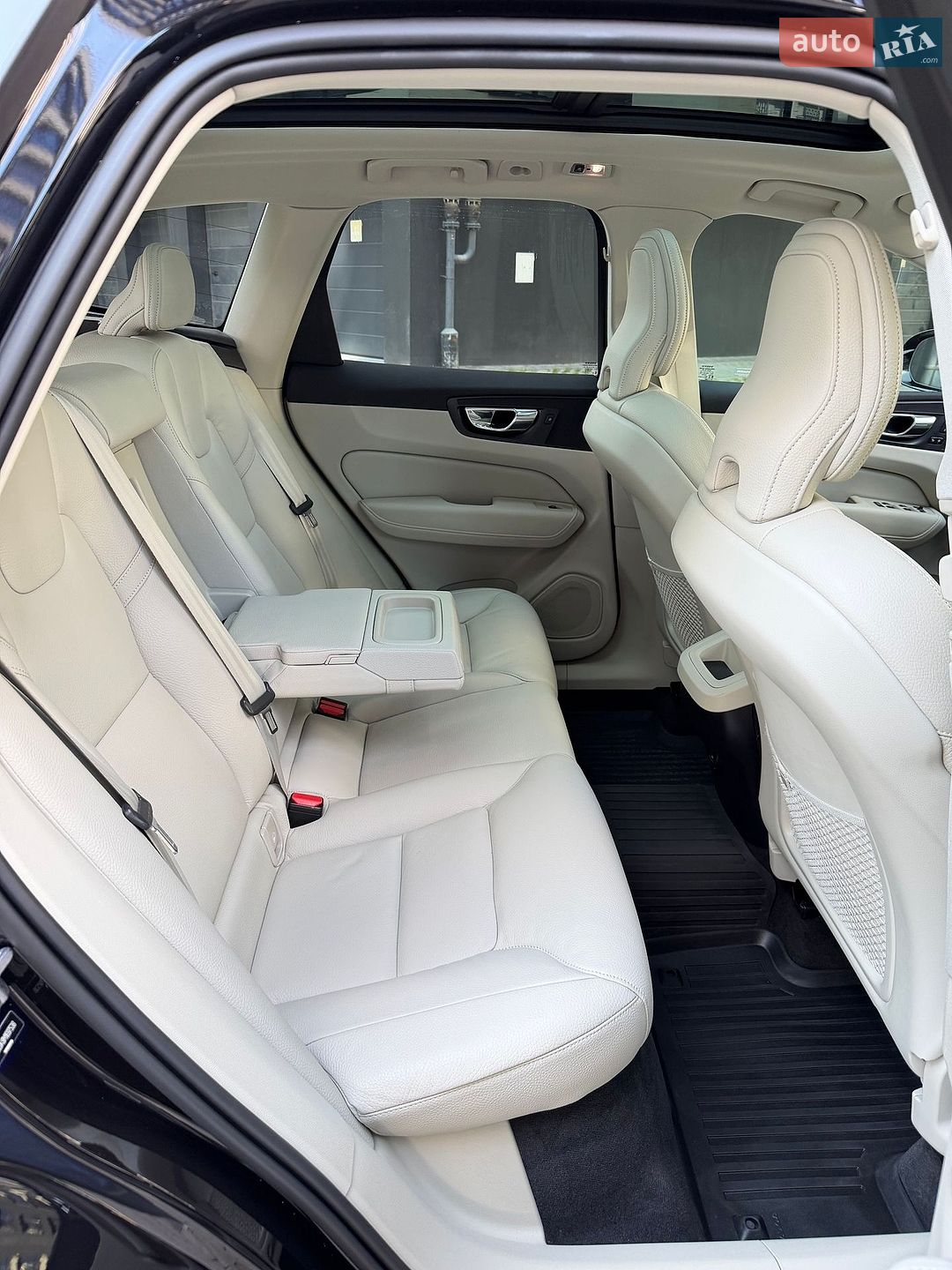 Volvo Xc60 2021 VIN YV4102DK8M1697538 фото оголошення 30 з 41