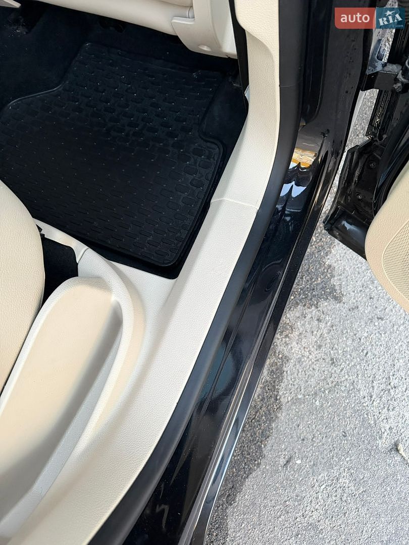 Volkswagen Tiguan 2012 VIN WVGBV7AX5CW609368 фото оголошення 9 з 26