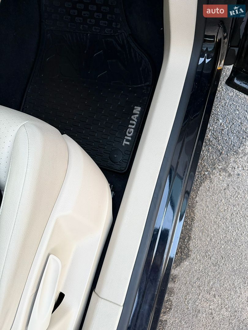 Volkswagen Tiguan 2012 VIN WVGBV7AX5CW609368 фото оголошення 8 з 26