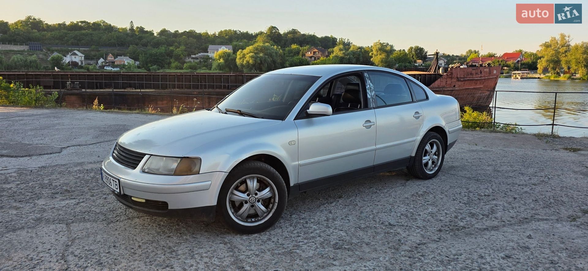 Volkswagen Passat 1999 VIN WVWZZZ3BZXE186800 фото оголошення 2 з 30