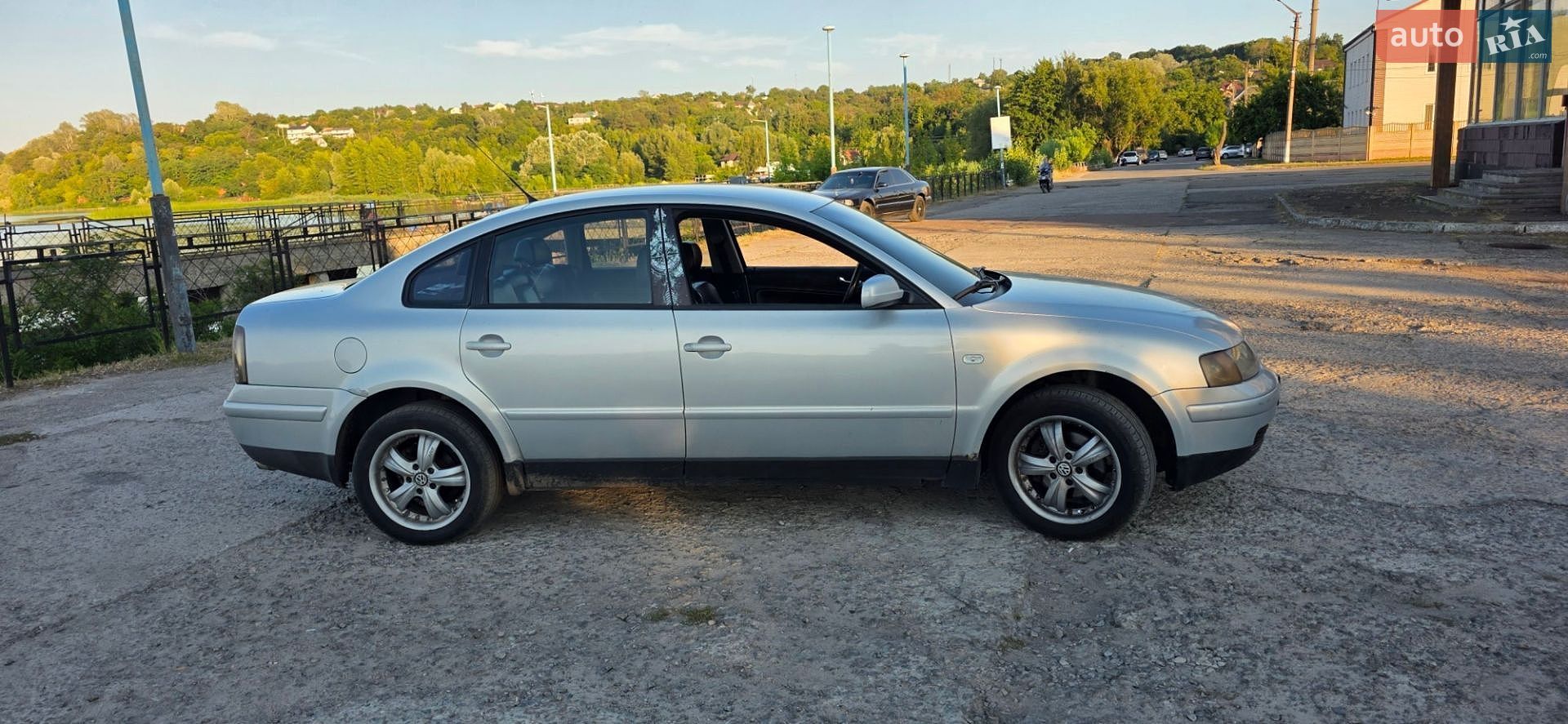 Volkswagen Passat 1999 VIN WVWZZZ3BZXE186800 фото оголошення 4 з 30