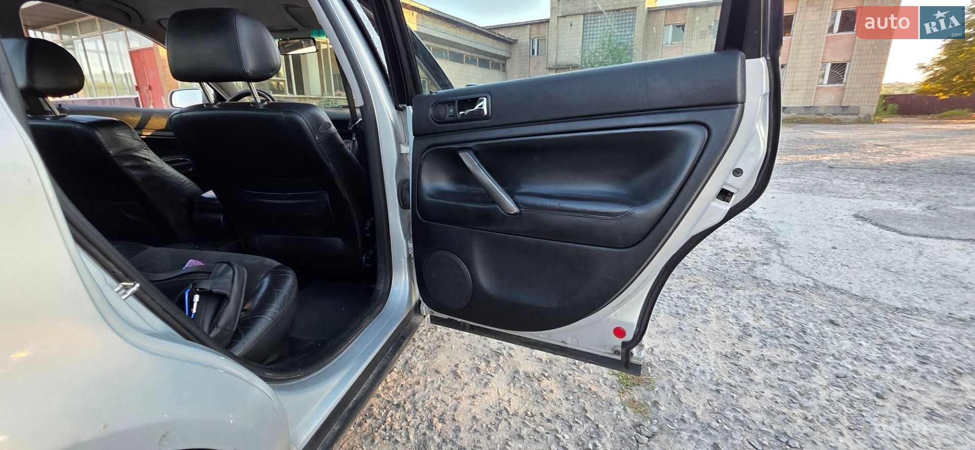 Volkswagen Passat 1999 VIN WVWZZZ3BZXE186800 фото оголошення 9 з 30
