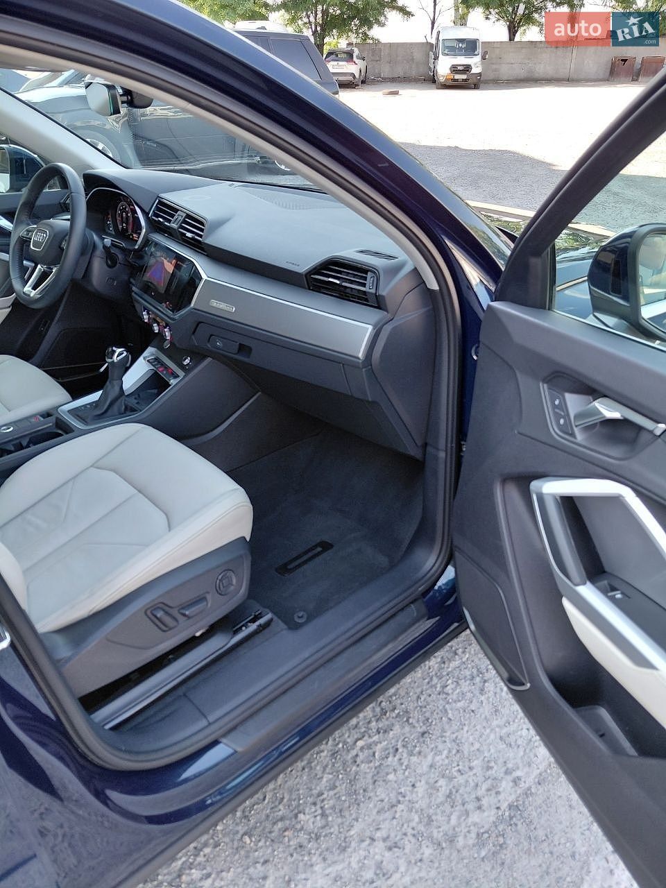 Audi Q3 2020 VIN WA1BECF30L1077540 фото оголошення 18 з 26