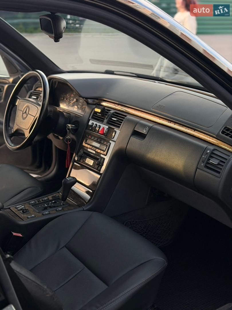 Mercedes-Benz E-Class 1998 VIN WDB2100351A830888 фото оголошення 16 з 36