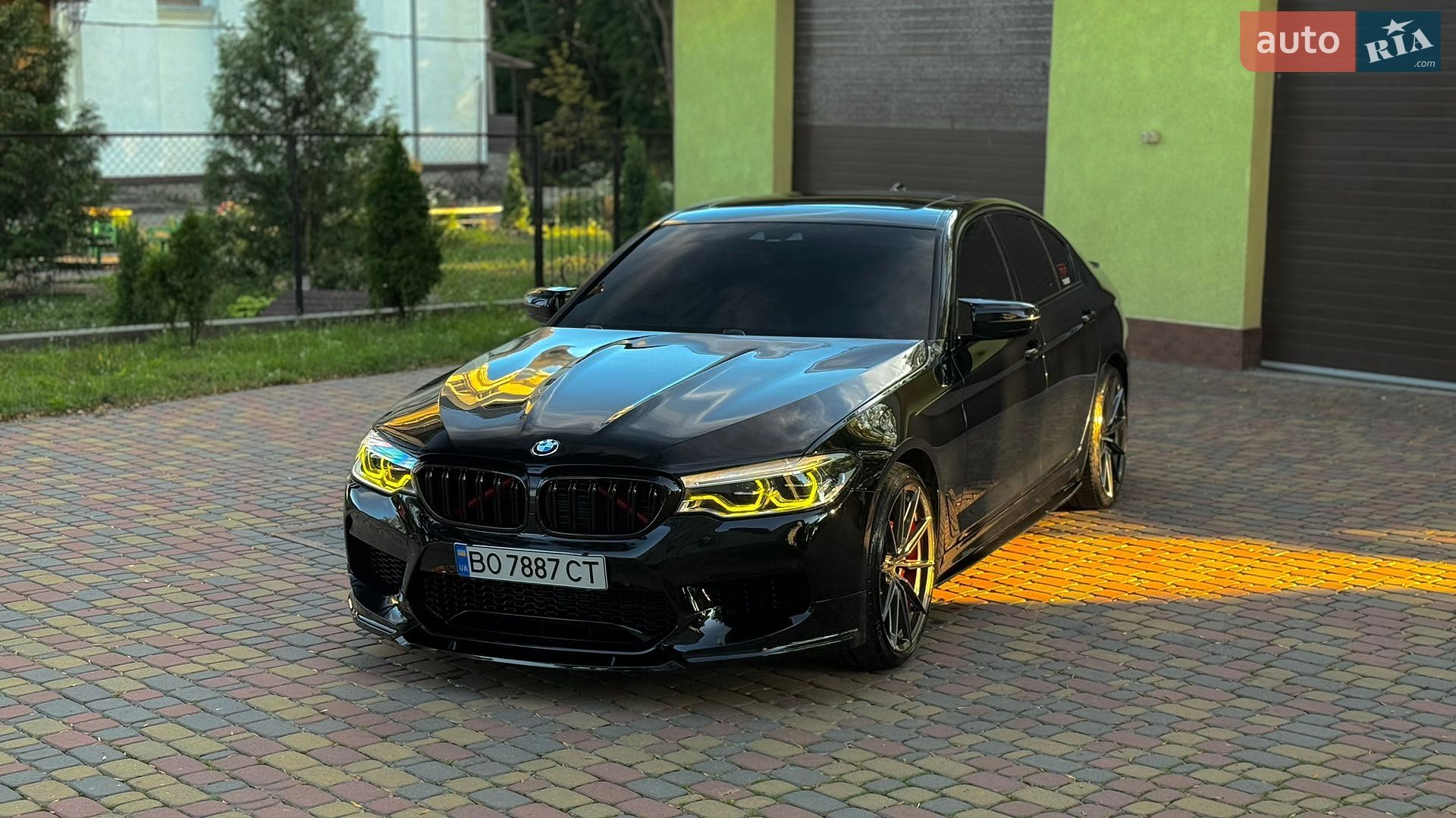 BMW 5 Series 2018 VIN WBAJA7C5XKG910246 фото оголошення 2 з 32