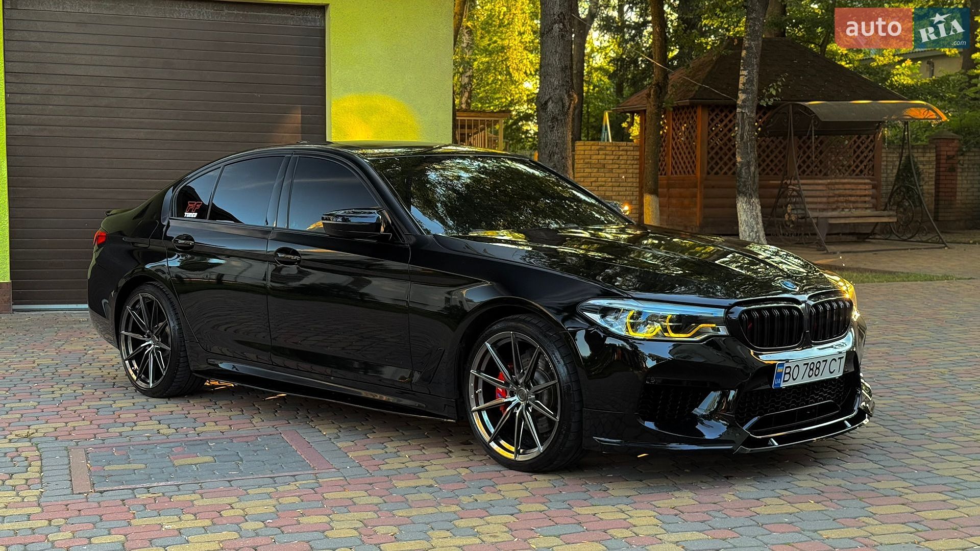 BMW 5 Series 2018 VIN WBAJA7C5XKG910246 фото оголошення 3 з 32