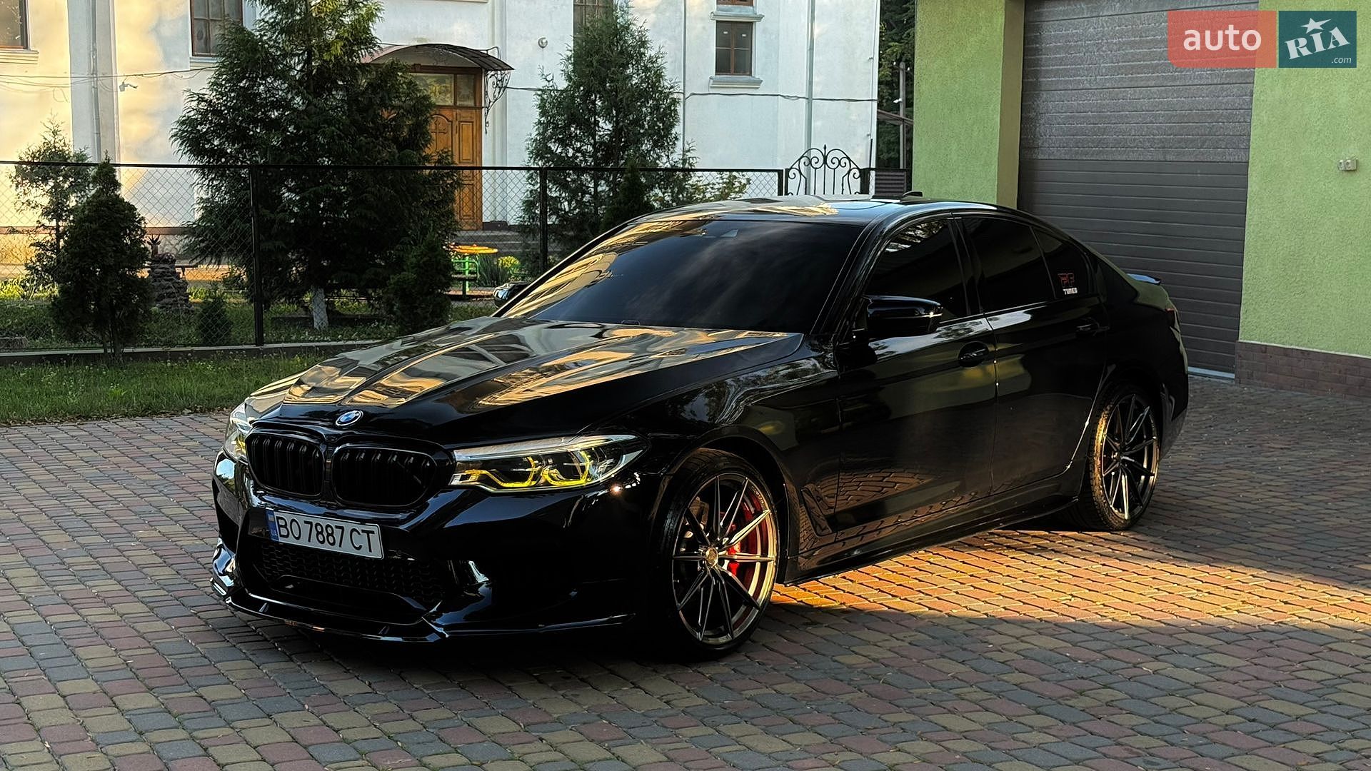 BMW 5 Series 2018 VIN WBAJA7C5XKG910246 фото оголошення 4 з 32