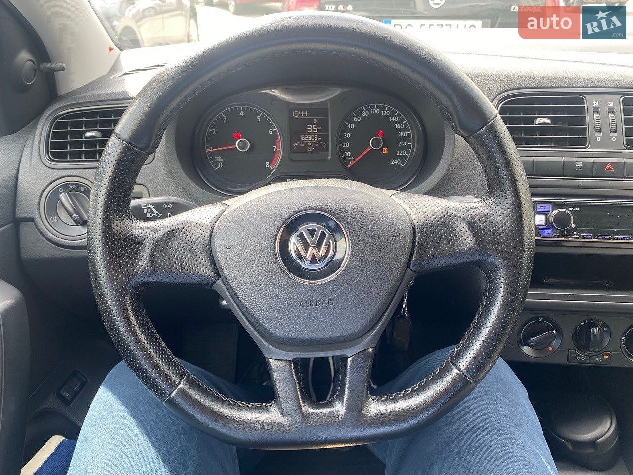 Volkswagen Polo 2016 VIN XW8ZZZ61ZHG017801 фото оголошення 6 з 11