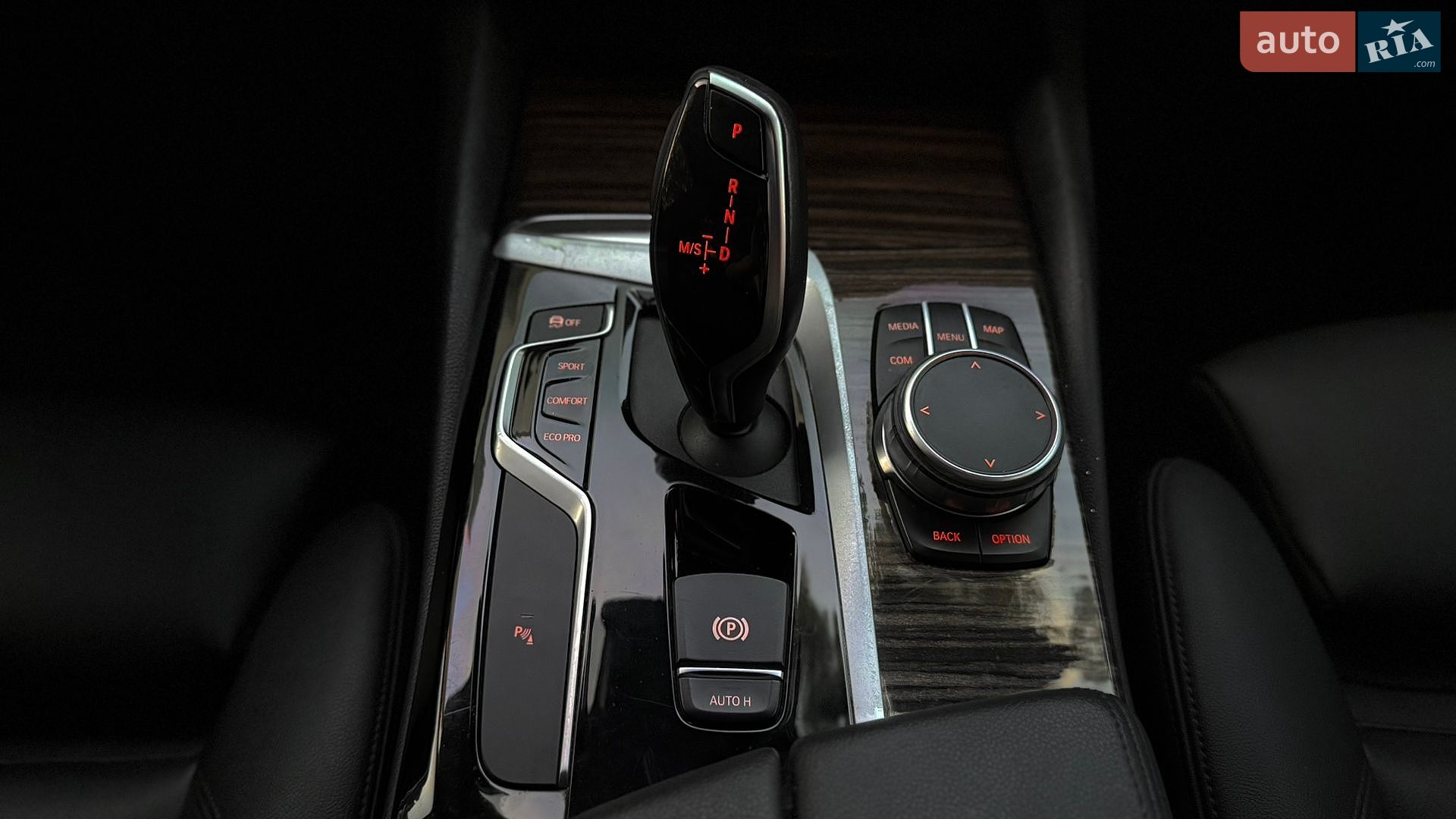 BMW 5 Series 2018 VIN WBAJA7C5XKG910246 фото оголошення 24 з 32