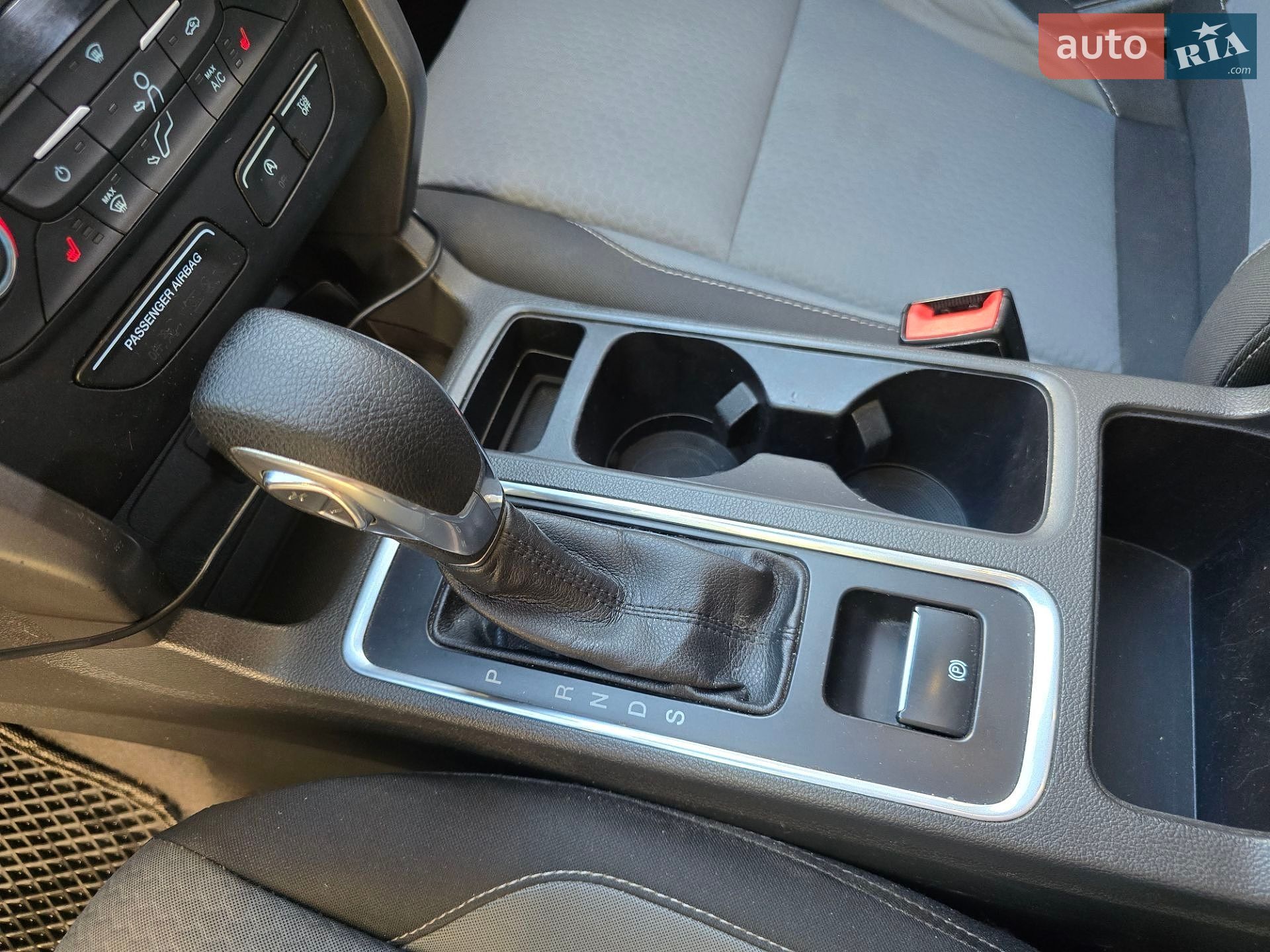 Ford Escape 2018 VIN 1FMCU9GD2JUB75175 фото оголошення 7 з 20