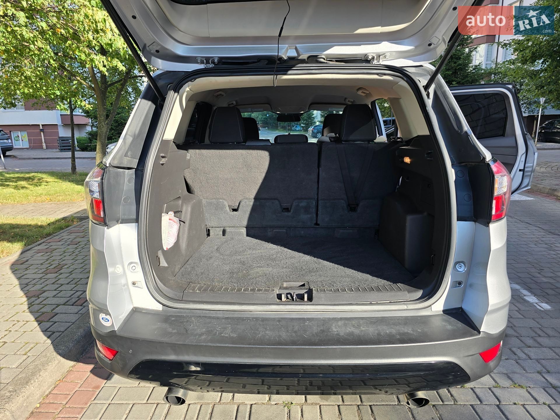 Ford Escape 2018 VIN 1FMCU9GD2JUB75175 фото оголошення 8 з 20