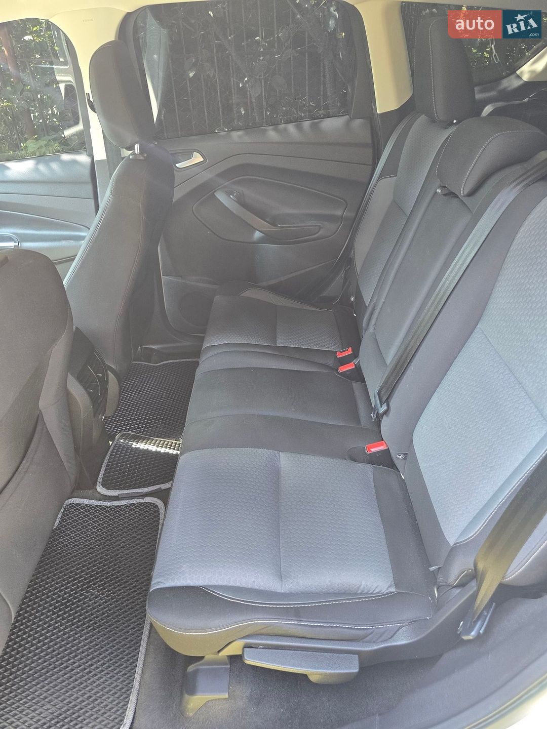 Ford Escape 2018 VIN 1FMCU9GD2JUB75175 фото оголошення 17 з 20