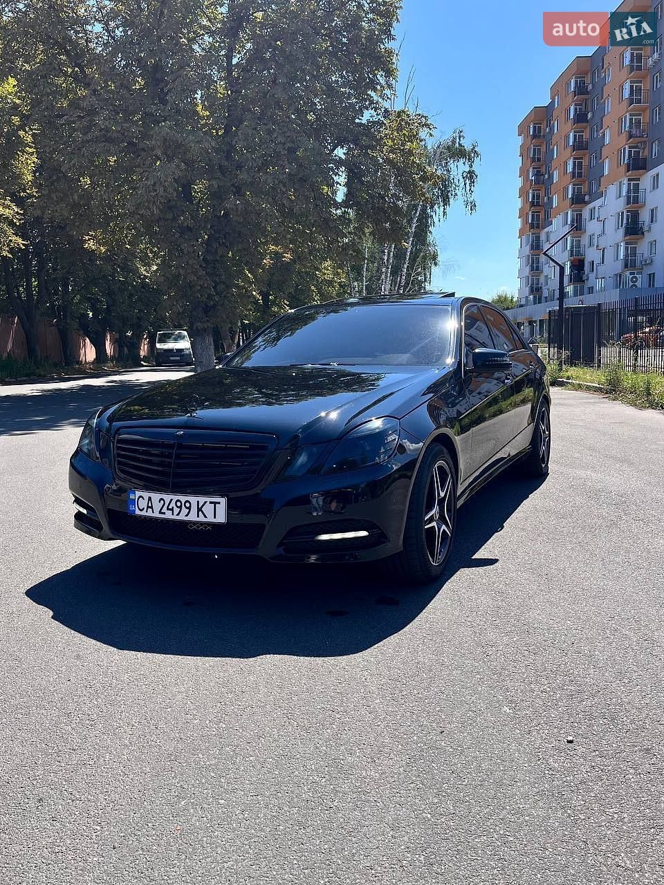 Mercedes-Benz E-Class 2010 VIN WDDHF9AB2BA366938 фото оголошення 2 з 10