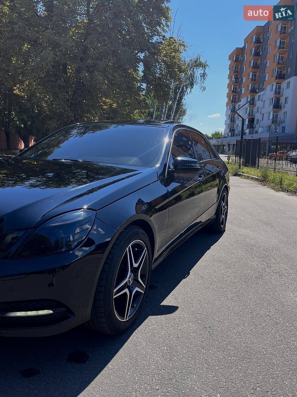 Mercedes-Benz E-Class 2010 VIN WDDHF9AB2BA366938 фото оголошення 4 з 10