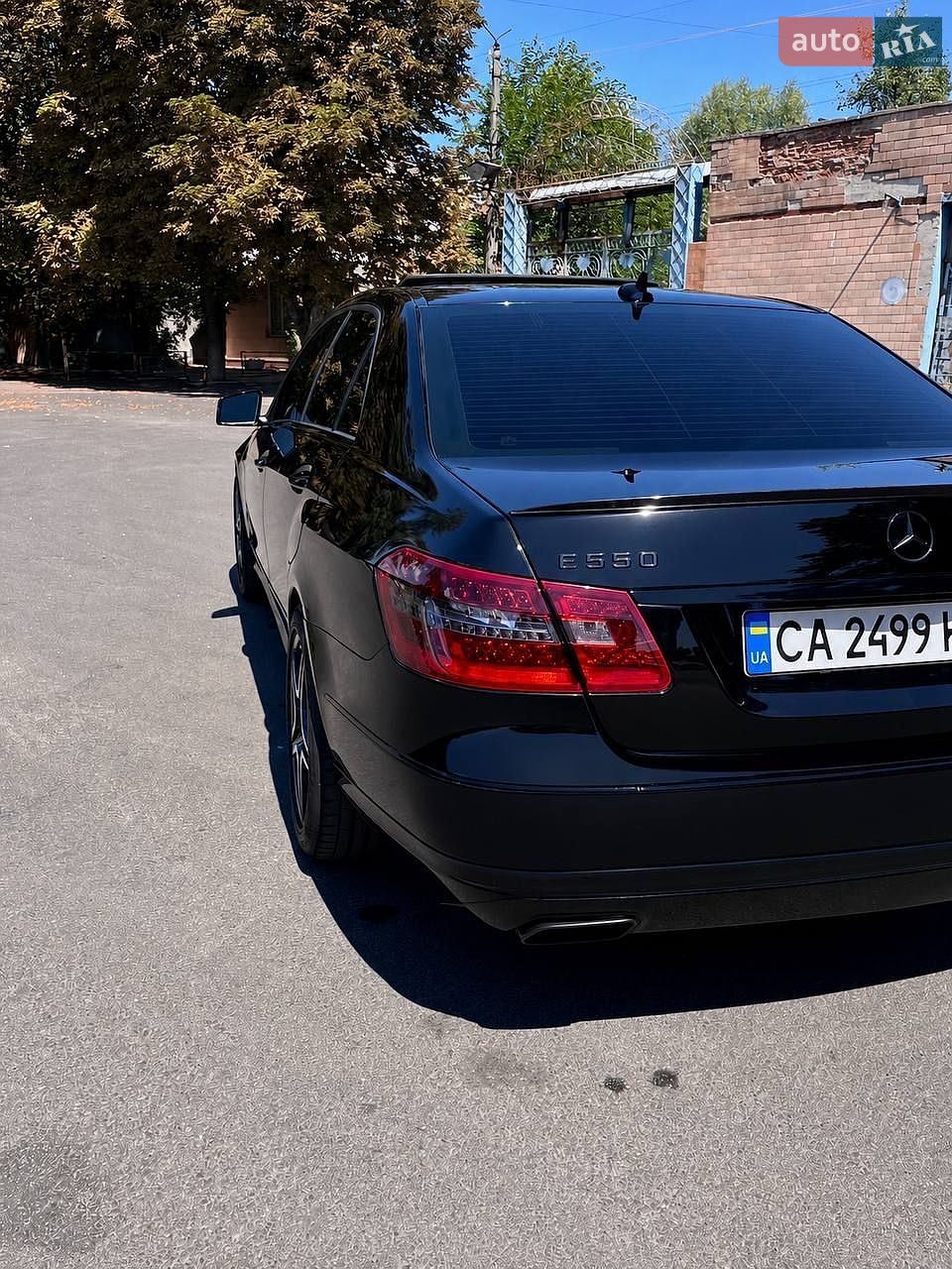 Mercedes-Benz E-Class 2010 VIN WDDHF9AB2BA366938 фото оголошення 5 з 10