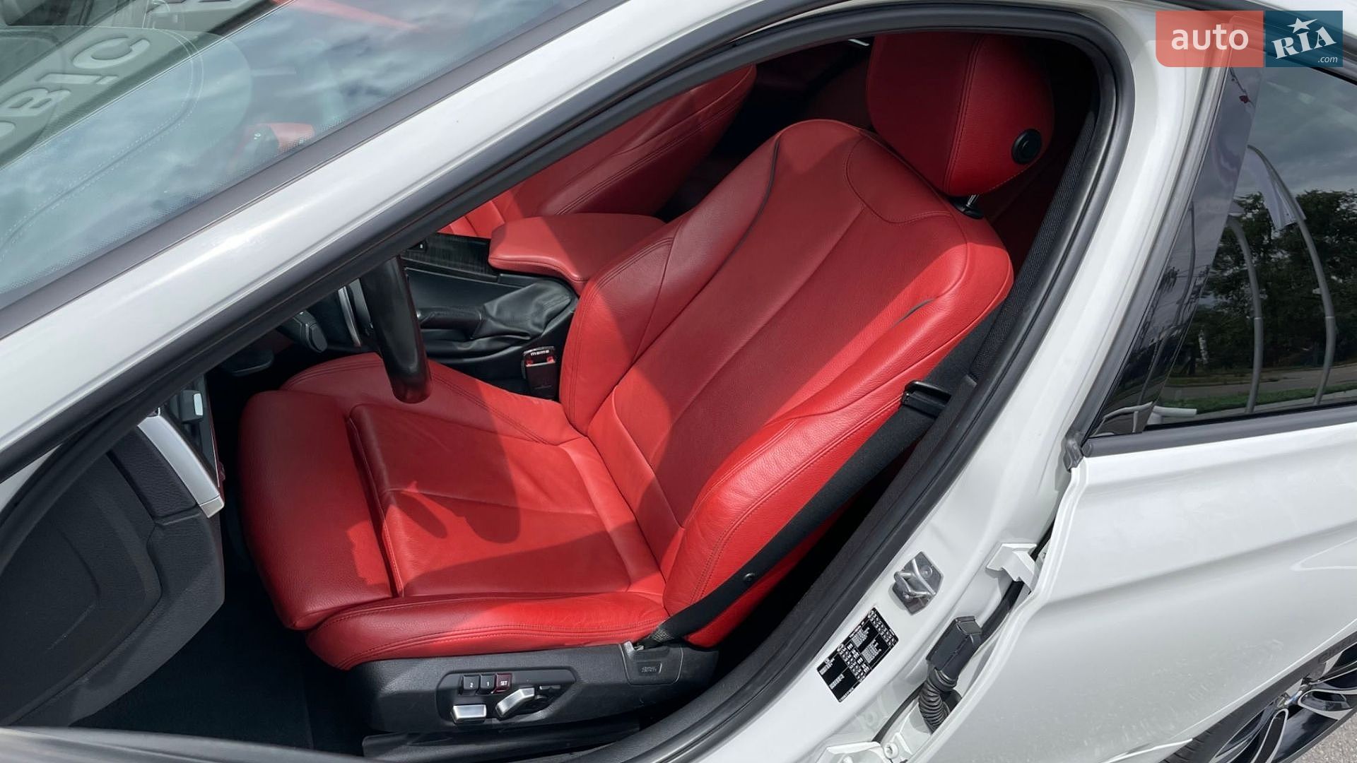 BMW 3 Series 2018 VIN WBA8E5C56JA506787 фото оголошення 11 з 28