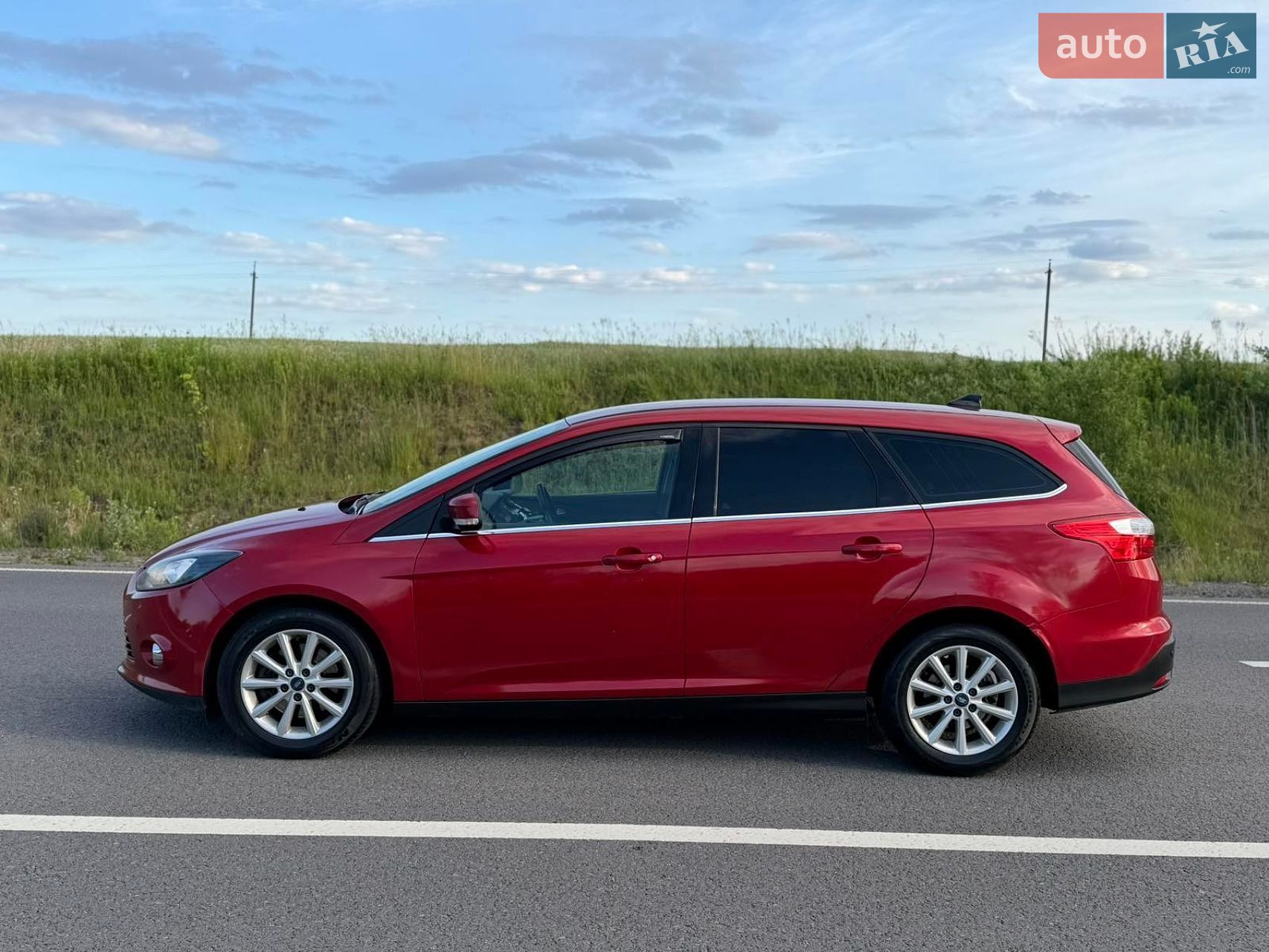 Ford Focus 2011 VIN WF0LXXGCBLBM83718 фото оголошення 10 з 17