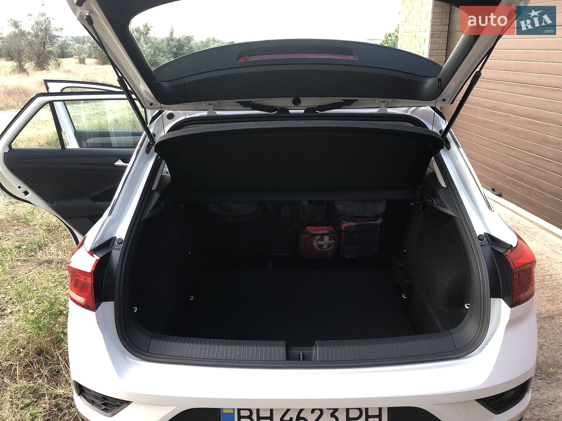 Volkswagen T-Roc 2021 VIN WVGZZZA1ZNV038484 фото оголошення 19 з 31