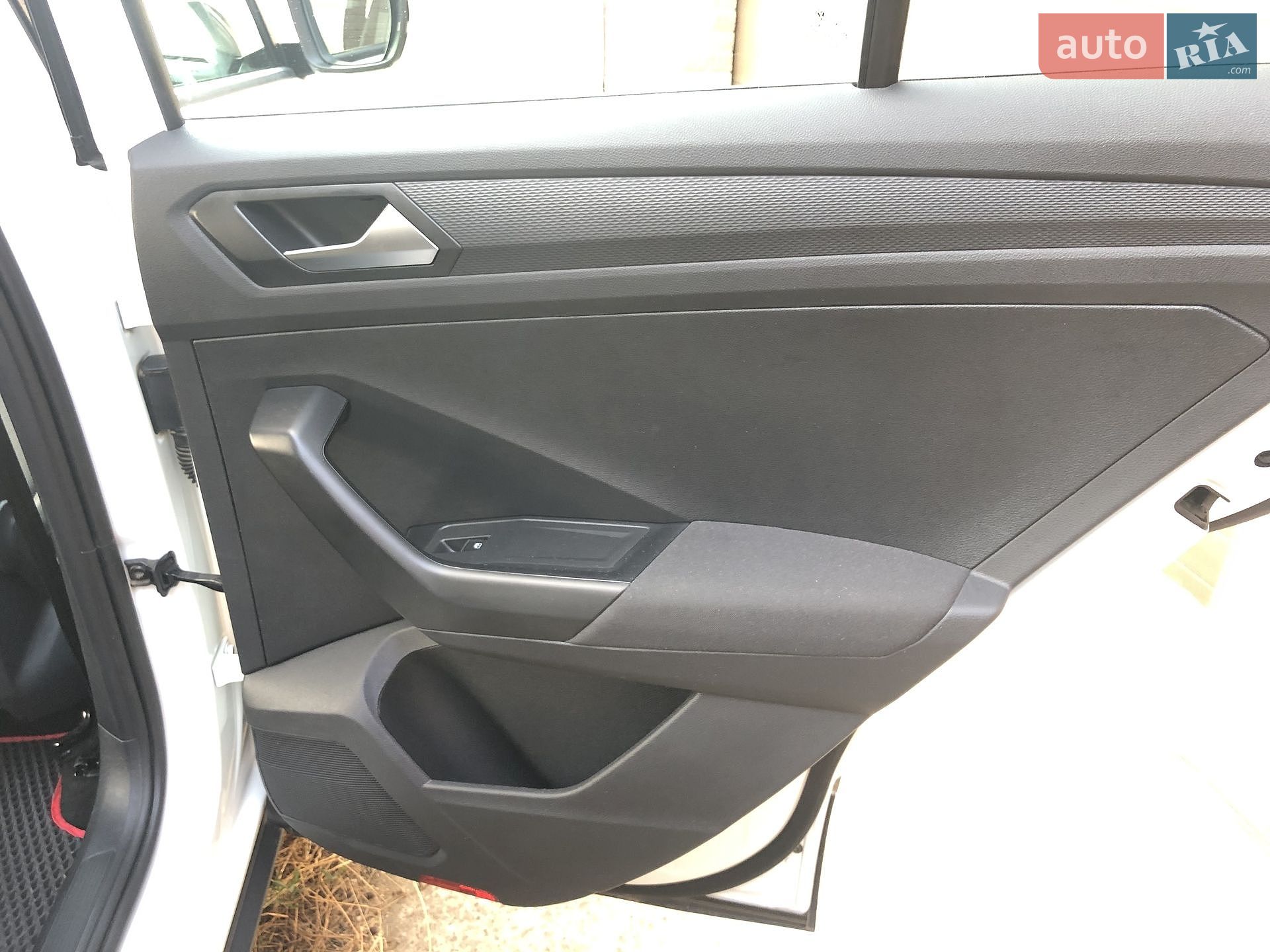 Volkswagen T-Roc 2021 VIN WVGZZZA1ZNV038484 фото оголошення 24 з 31