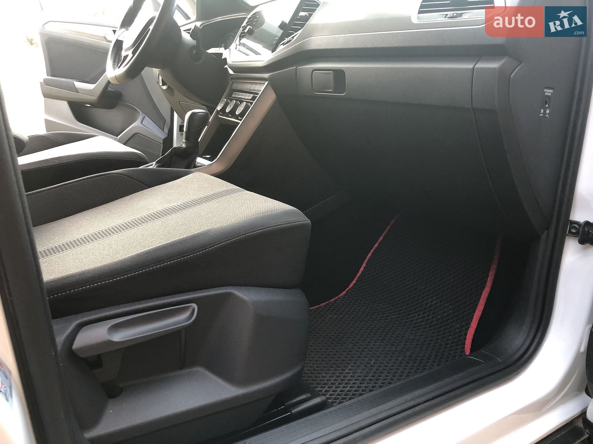 Volkswagen T-Roc 2021 VIN WVGZZZA1ZNV038484 фото оголошення 27 з 31