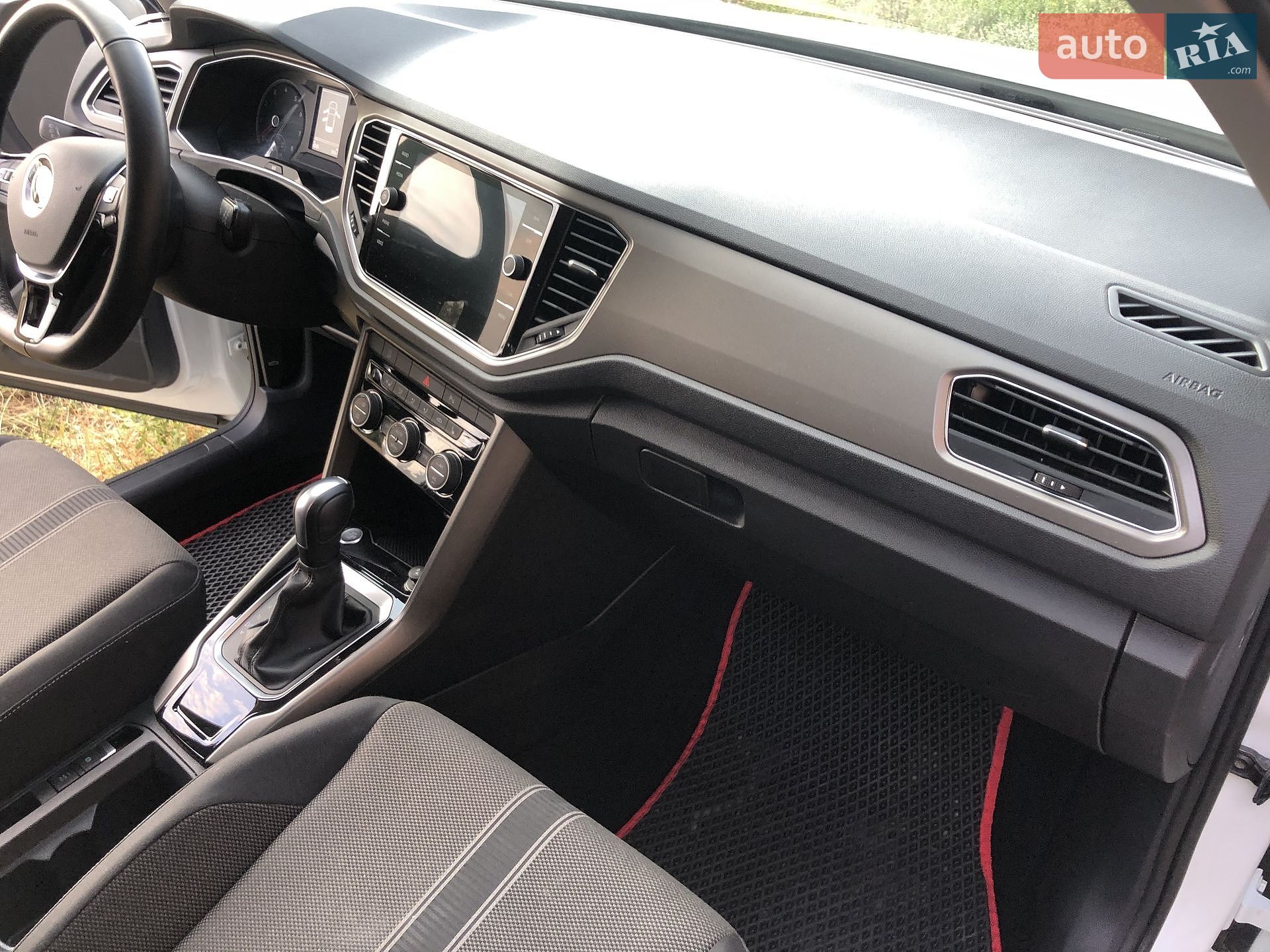 Volkswagen T-Roc 2021 VIN WVGZZZA1ZNV038484 фото оголошення 28 з 31