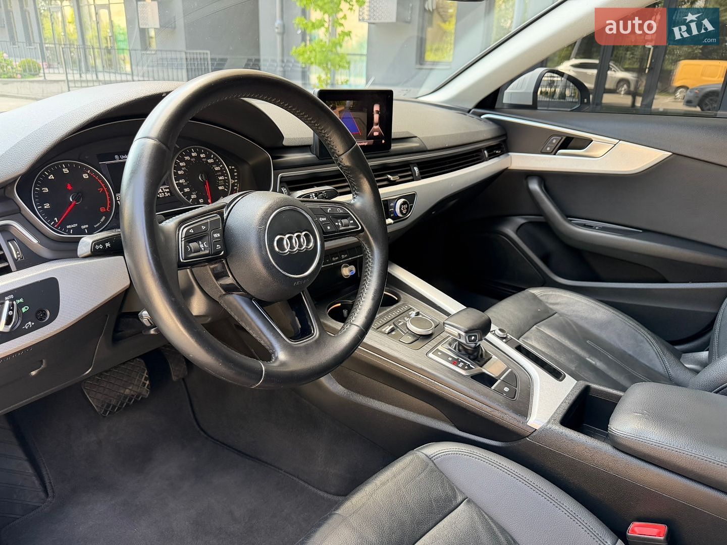 Audi A4 2016 VIN WAUGNAF49HN055669 фото оголошення 4 з 48