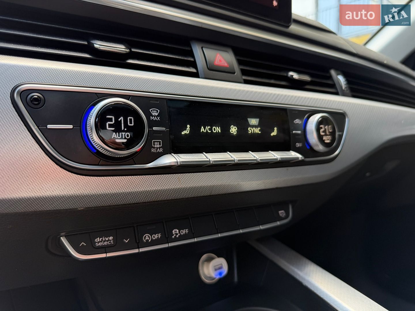 Audi A4 2016 VIN WAUGNAF49HN055669 фото оголошення 15 з 48