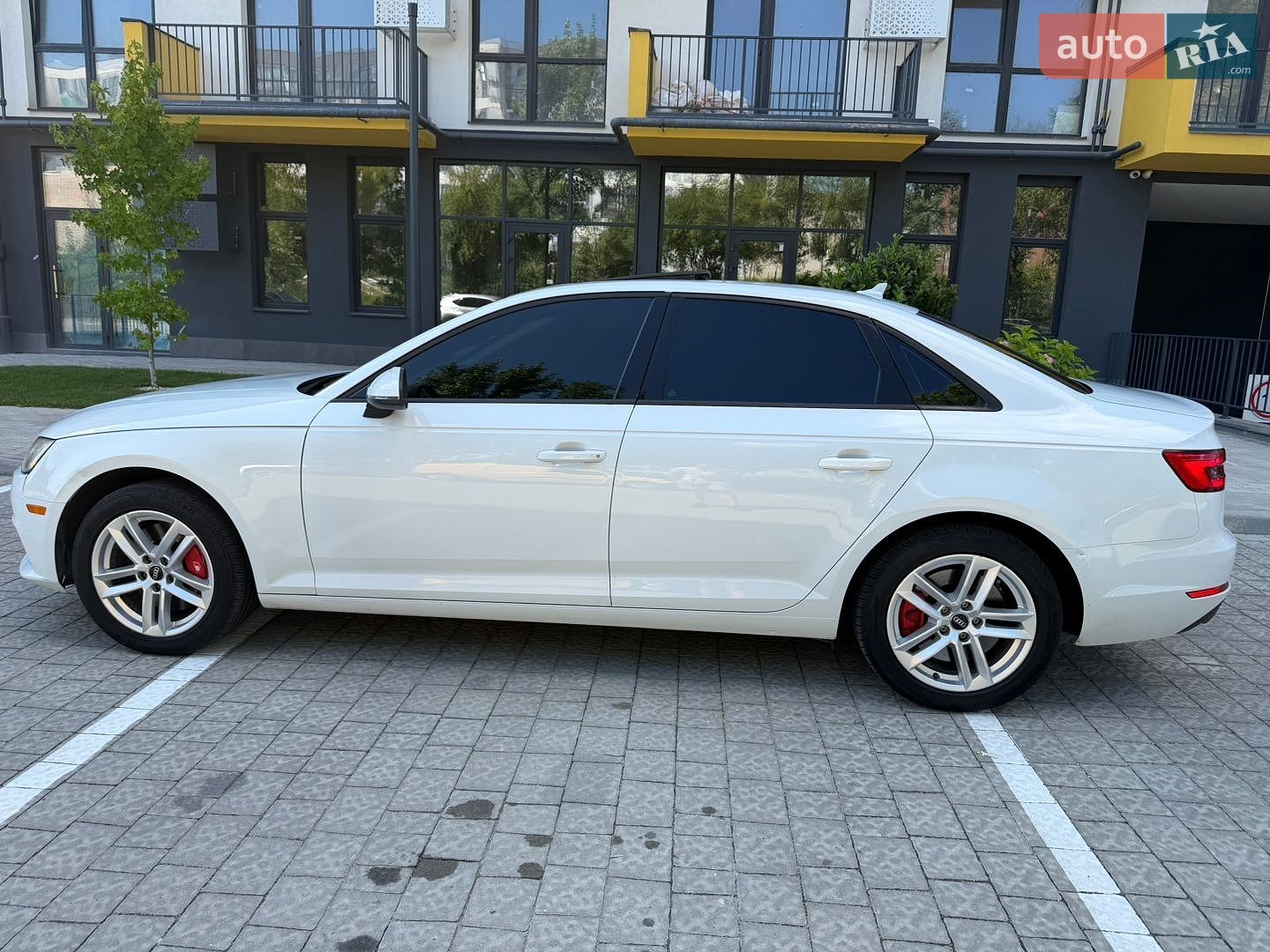Audi A4 2016 VIN WAUGNAF49HN055669 фото оголошення 20 з 48