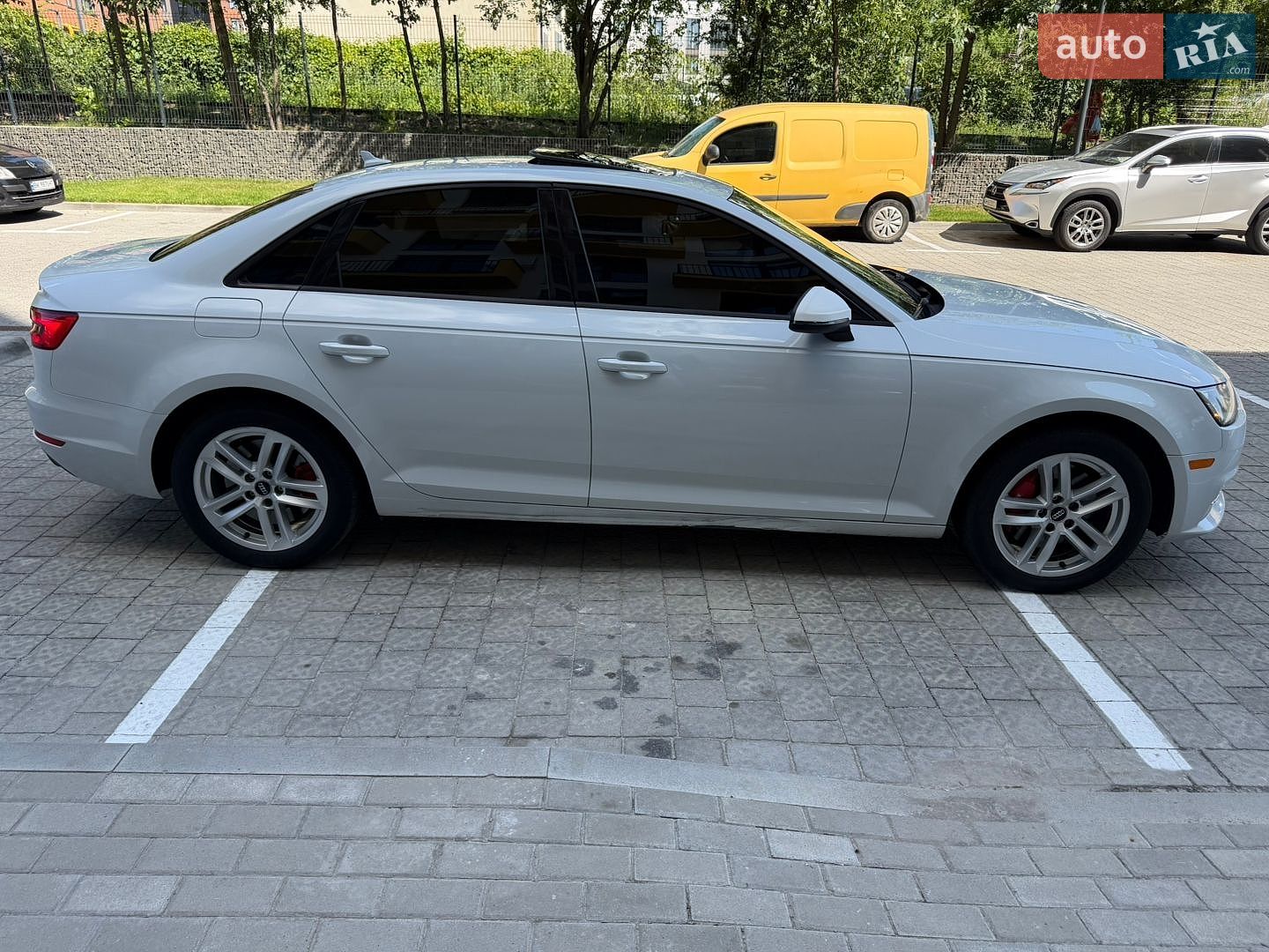 Audi A4 2016 VIN WAUGNAF49HN055669 фото оголошення 33 з 48