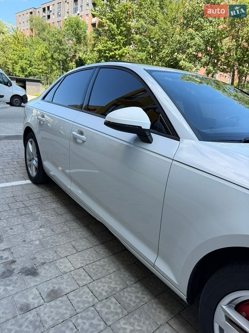 Audi A4 2016 VIN WAUGNAF49HN055669 фото оголошення 35 з 48