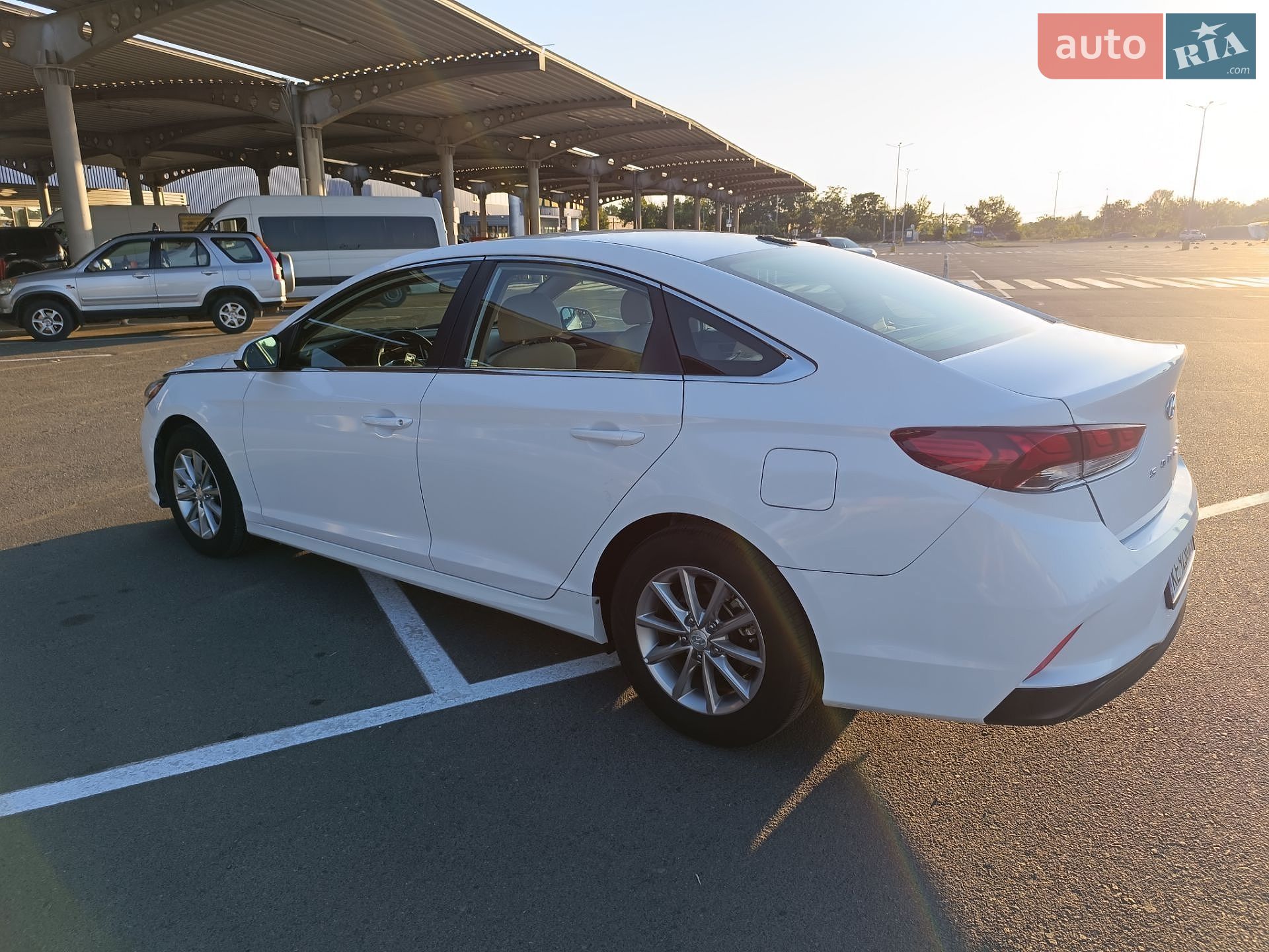 Hyundai Sonata 2017 VIN 5NPE24AF9JH606458 фото оголошення 3 з 19