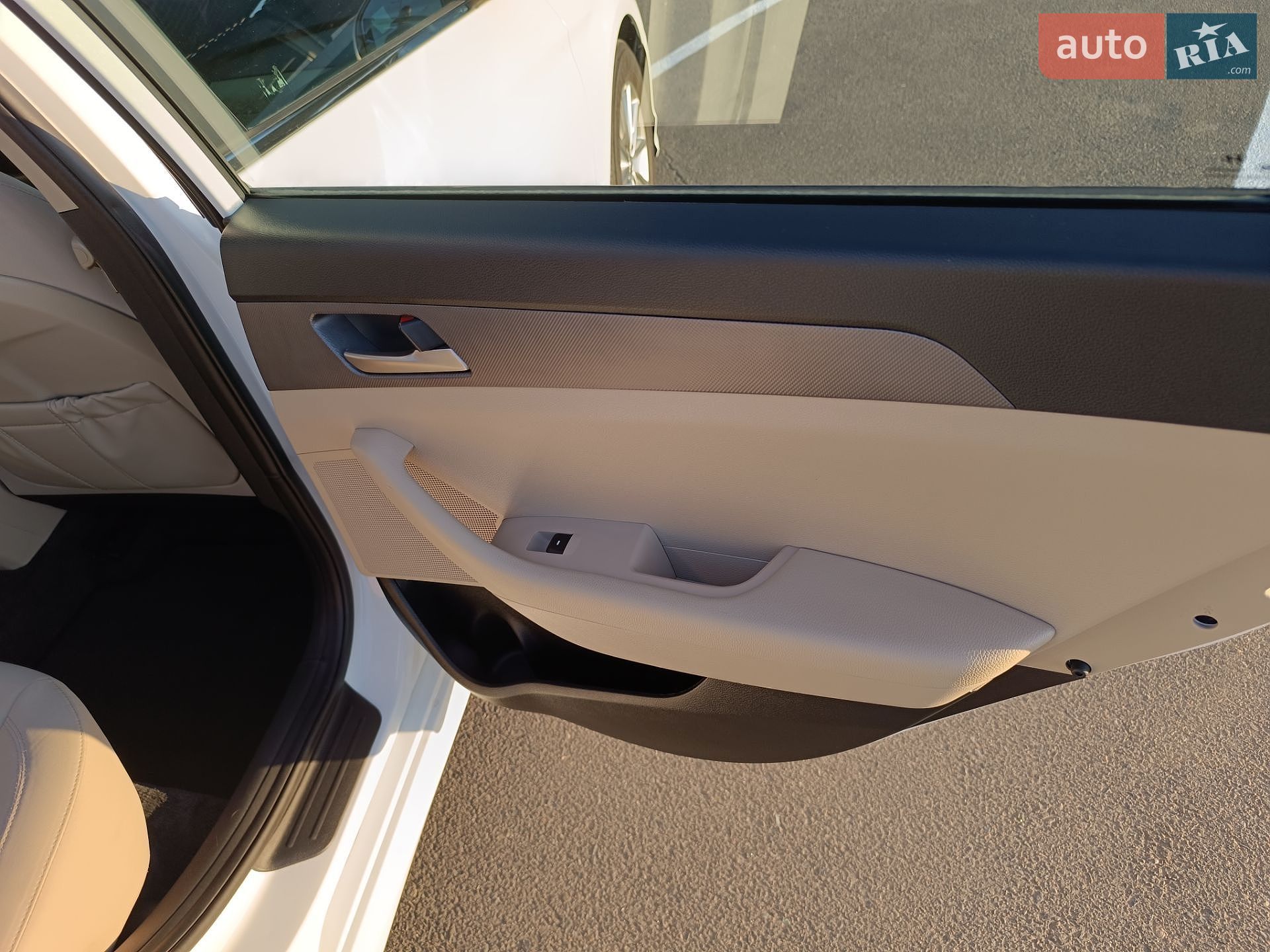 Hyundai Sonata 2017 VIN 5NPE24AF9JH606458 фото оголошення 13 з 19