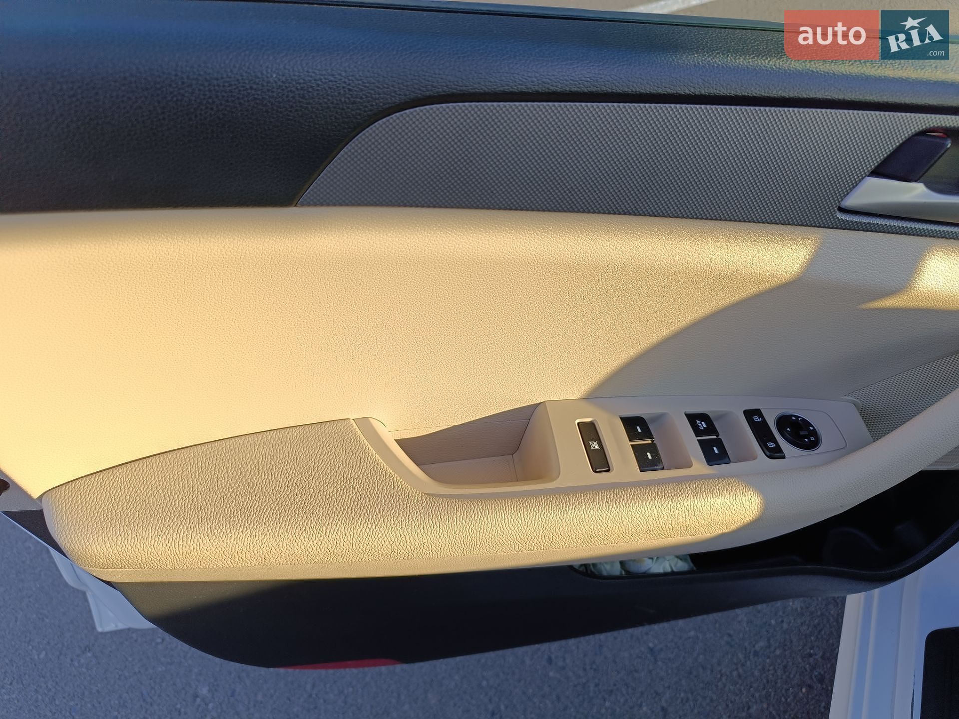 Hyundai Sonata 2017 VIN 5NPE24AF9JH606458 фото оголошення 14 з 19