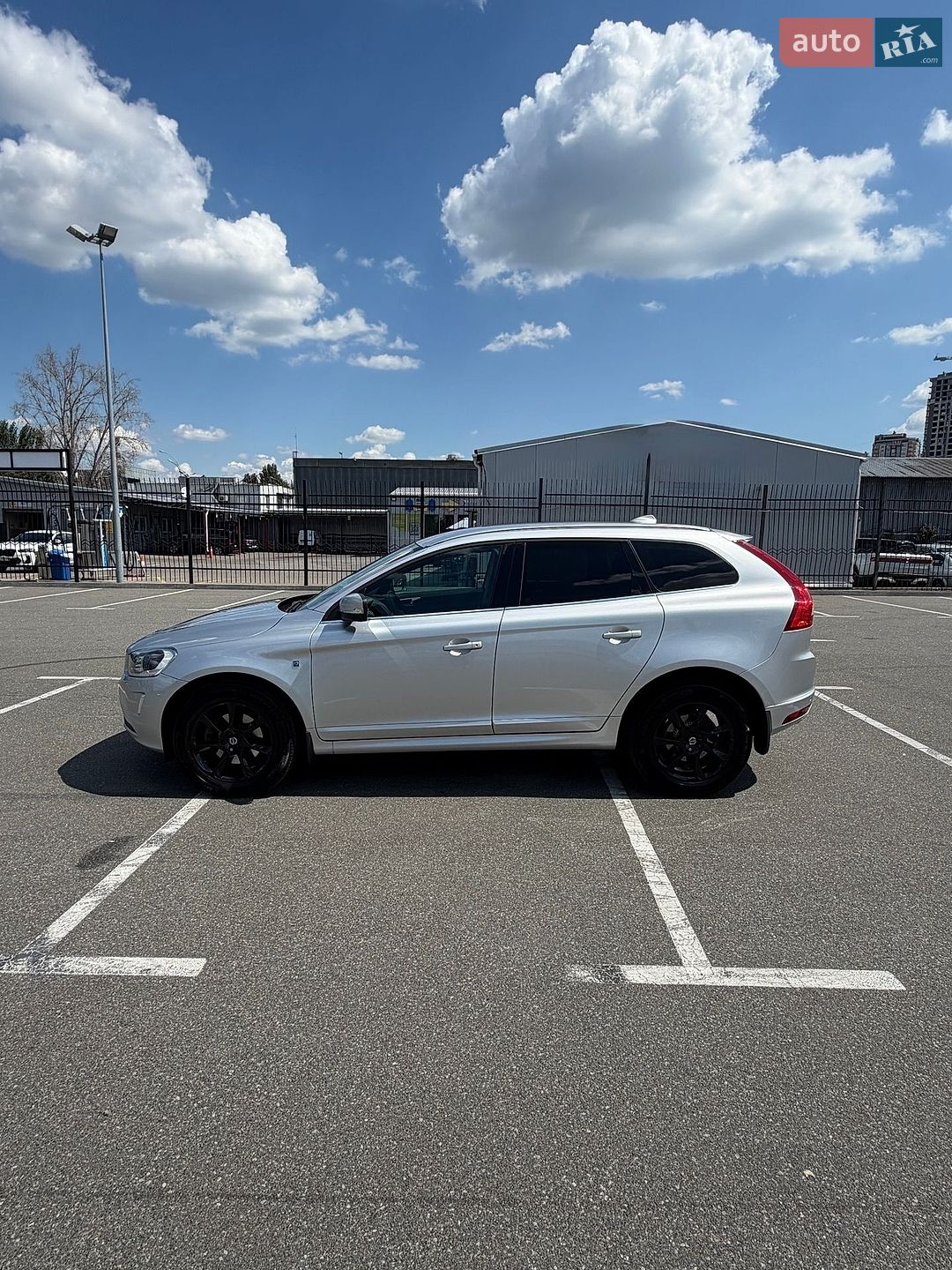 Volvo Xc60 2016 VIN YV1DZA5C6G2903108 фото оголошення 4 з 37