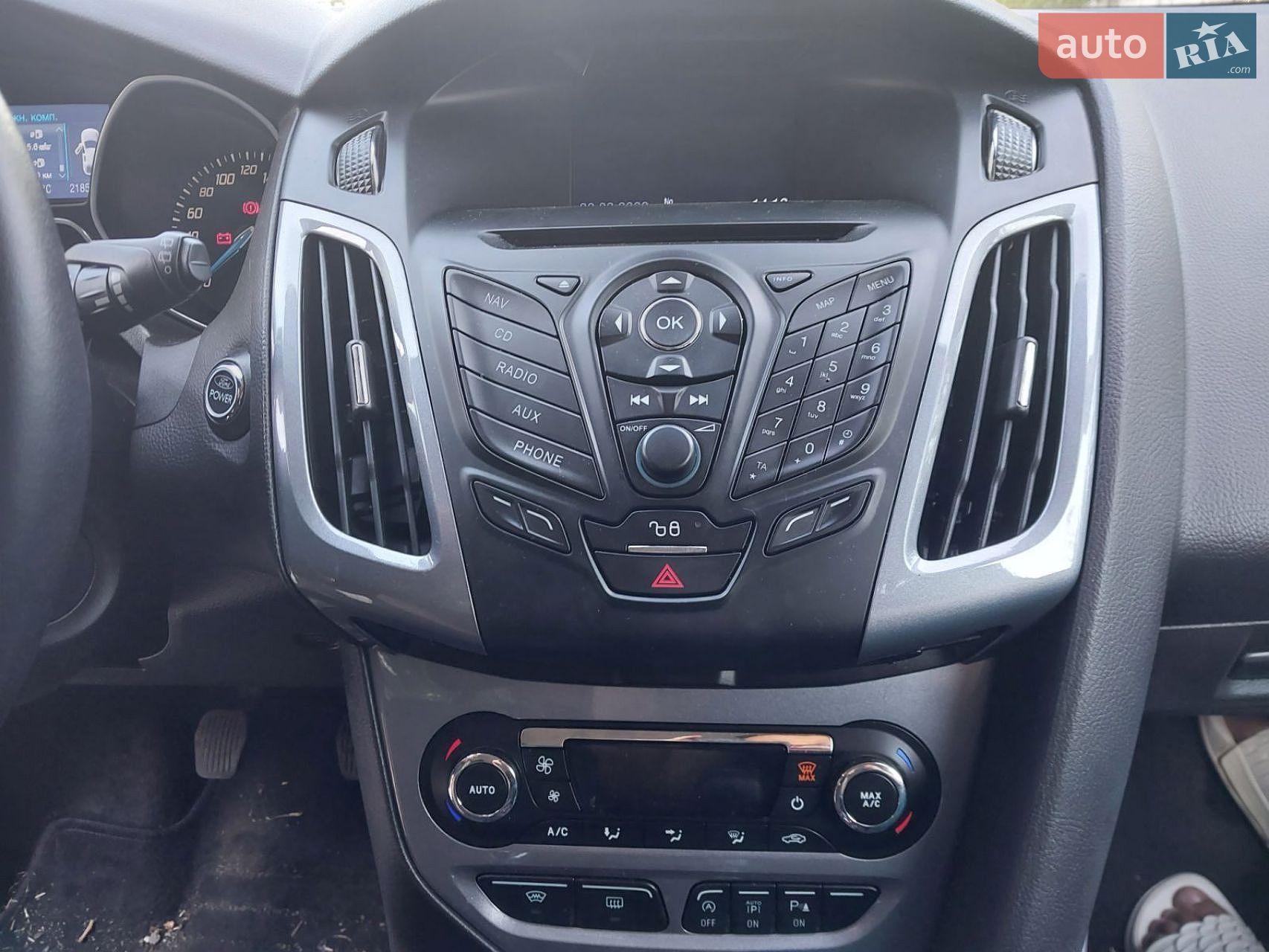 Ford Focus 2013 VIN WF0LXXGCBLDM22045 фото оголошення 3 з 10
