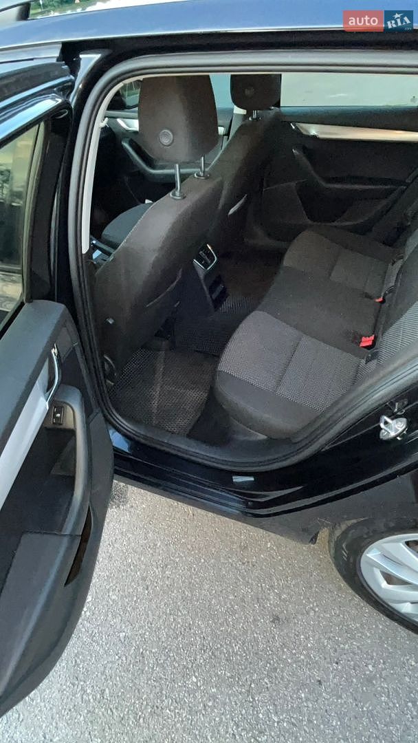 Skoda Octavia 2016 VIN TMBJG9NE4G0184894 фото оголошення 4 з 17