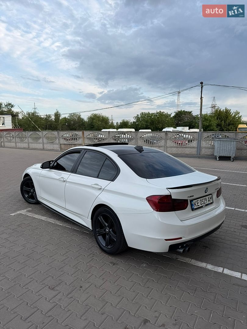 BMW 3 Series 2012 VIN WBA3B3C57DJ698927 фото оголошення 2 з 19