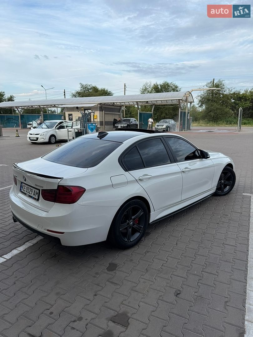 BMW 3 Series 2012 VIN WBA3B3C57DJ698927 фото оголошення 4 з 19