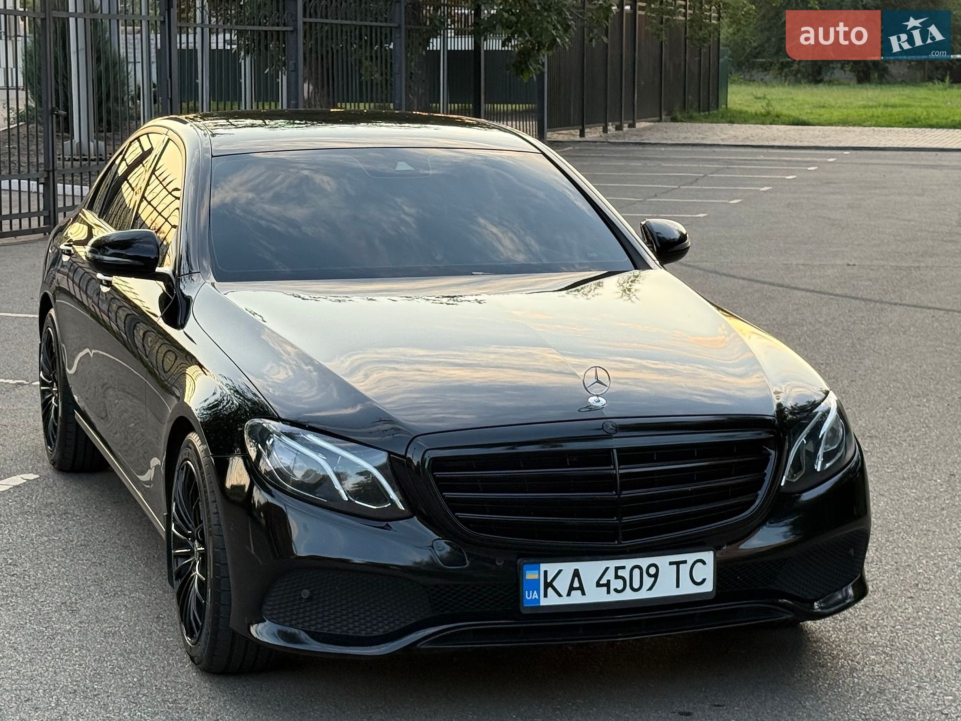 Mercedes-Benz E-Class 2019 VIN WDD2130051A752407 фото оголошення 2 з 105
