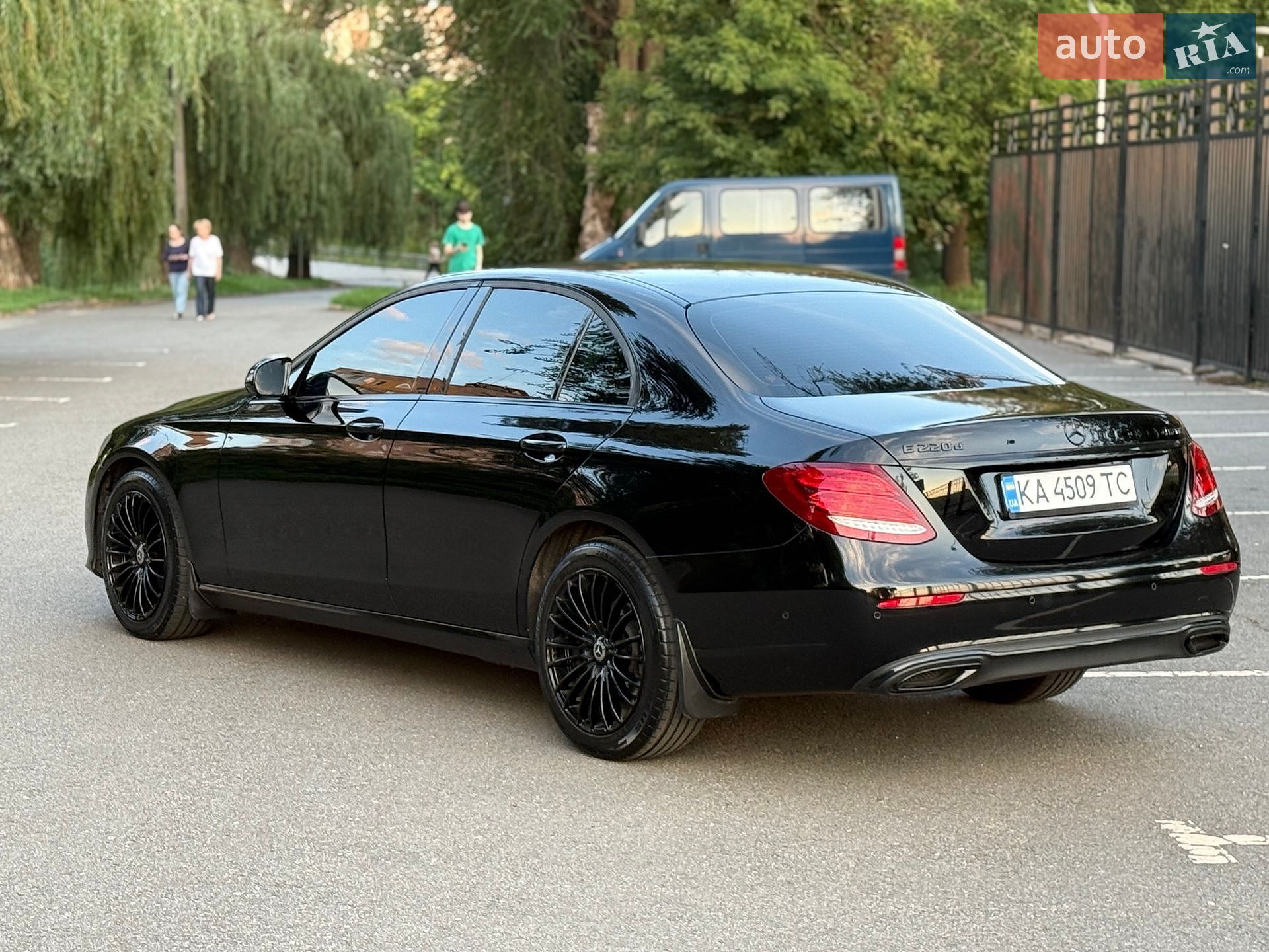 Mercedes-Benz E-Class 2019 VIN WDD2130051A752407 фото оголошення 12 з 105
