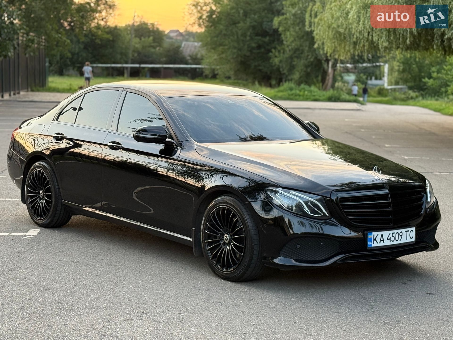 Mercedes-Benz E-Class 2019 VIN WDD2130051A752407 фото оголошення 16 з 105