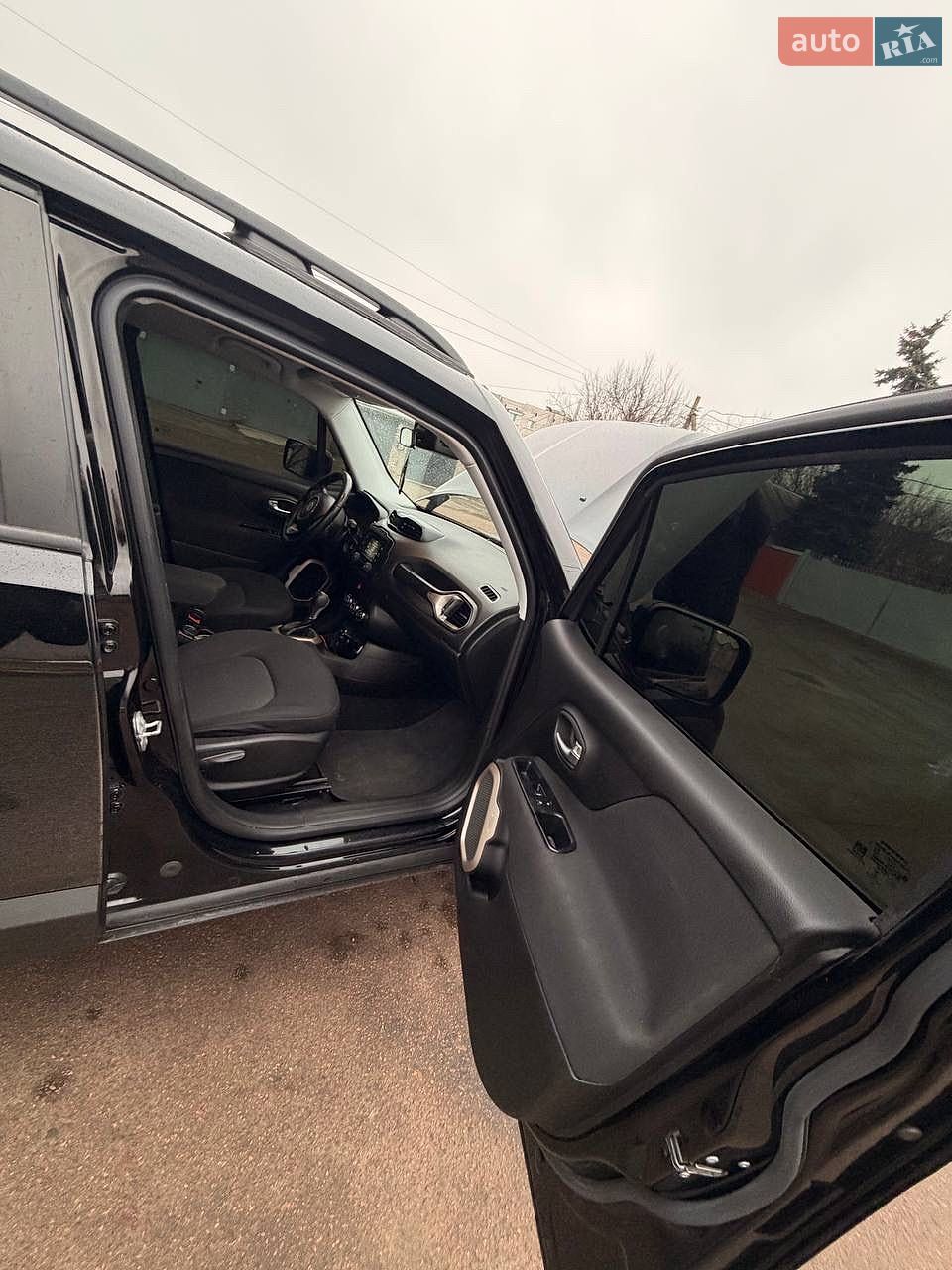 Jeep Renegade 2016 VIN ZACCJBBB9HPE92781 фото оголошення 11 з 13