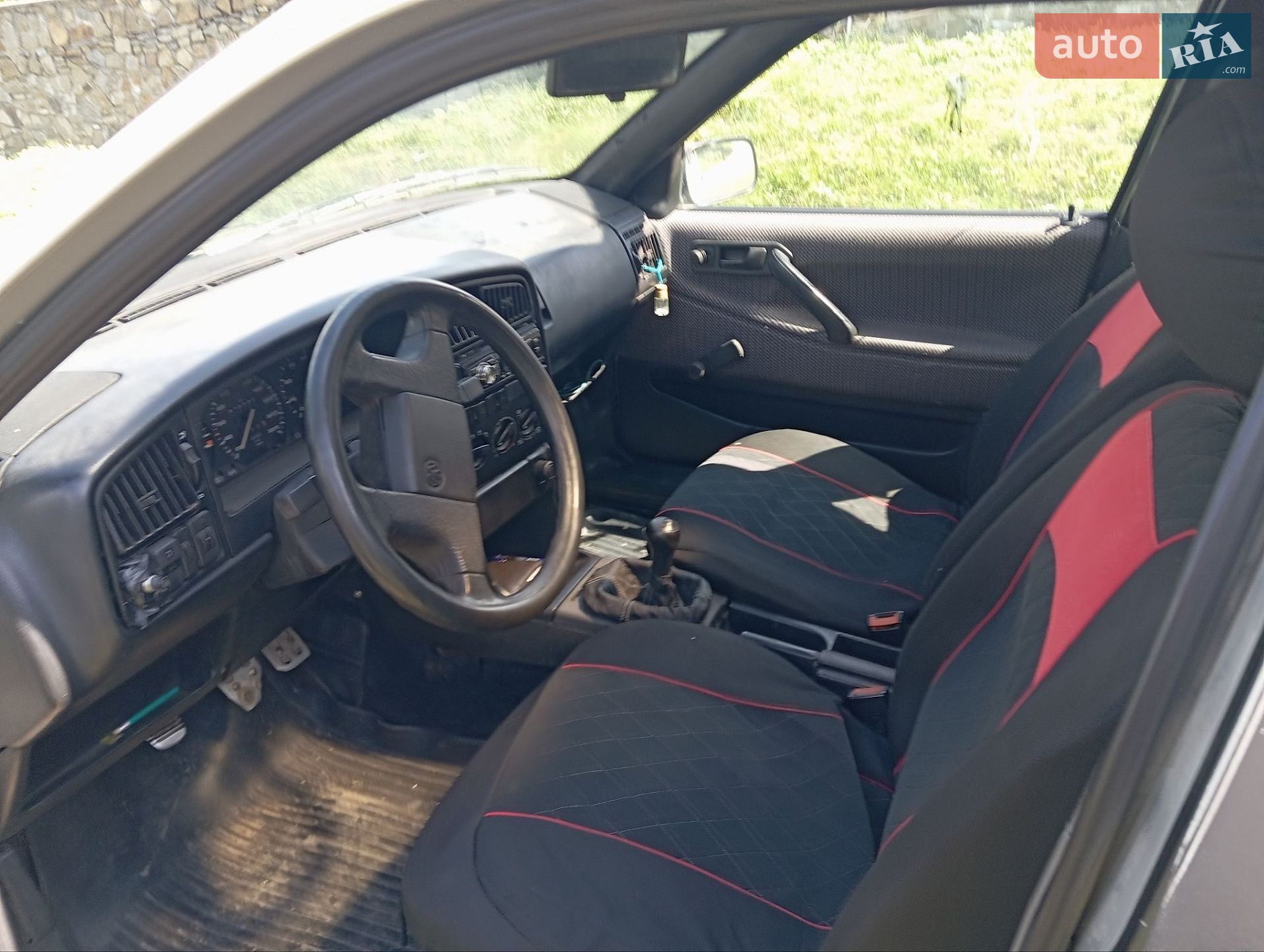 Volkswagen Passat 1989 VIN WVWZZZ31ZKB112216 фото оголошення 7 з 8
